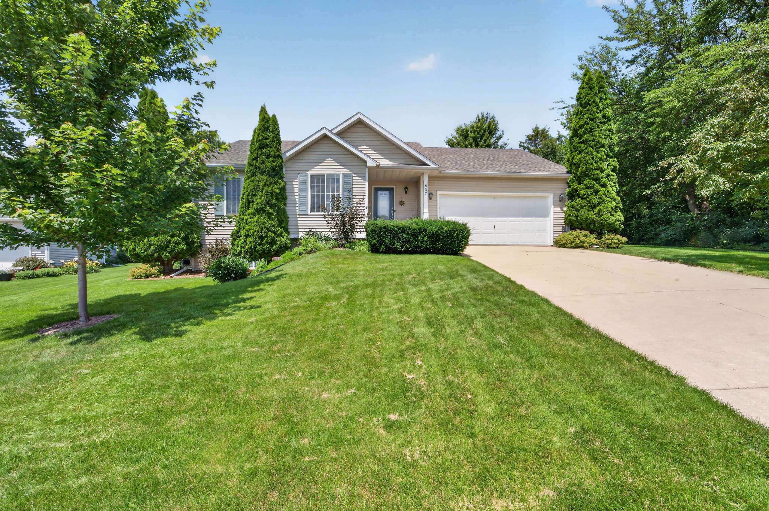 837 Vista Ridge Drive