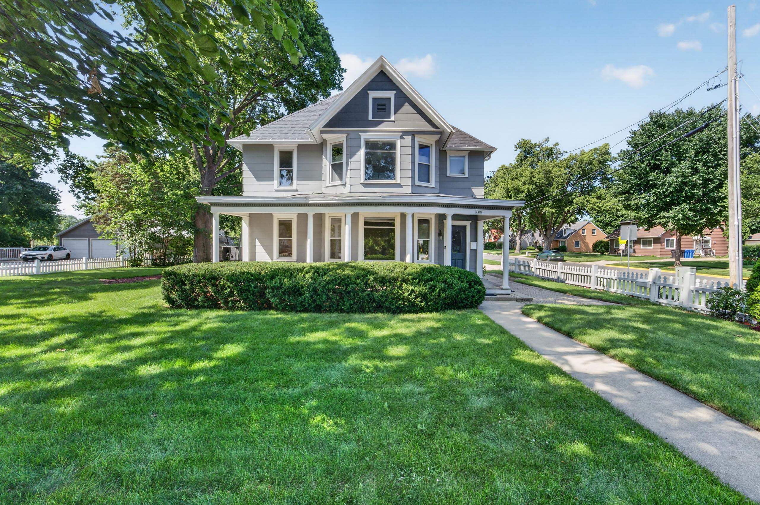7404 University Avenue