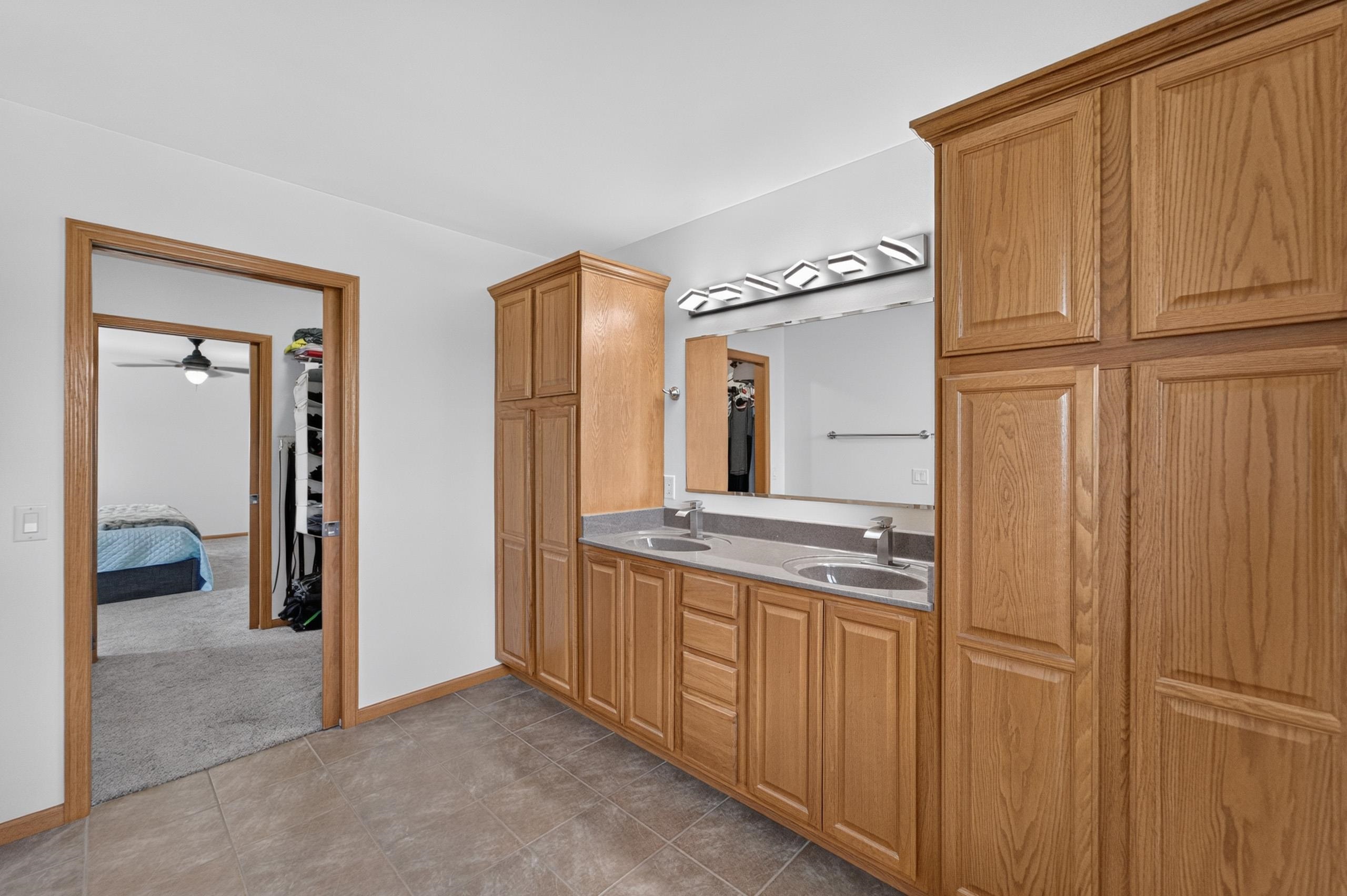 1000 Glen View Court