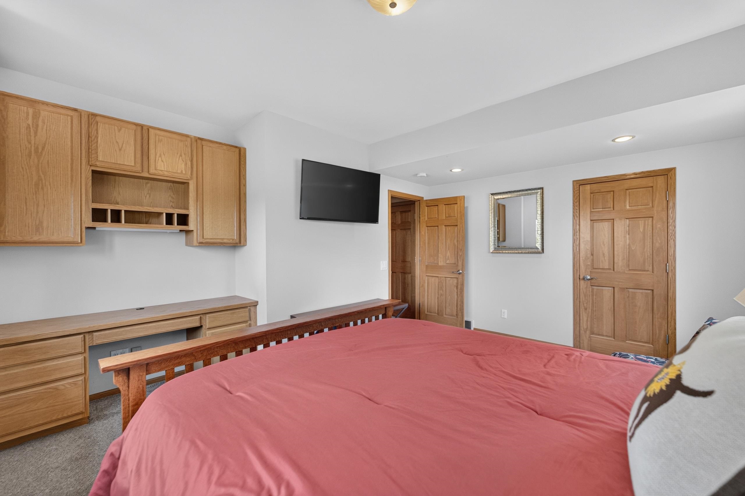 1000 Glen View Court
