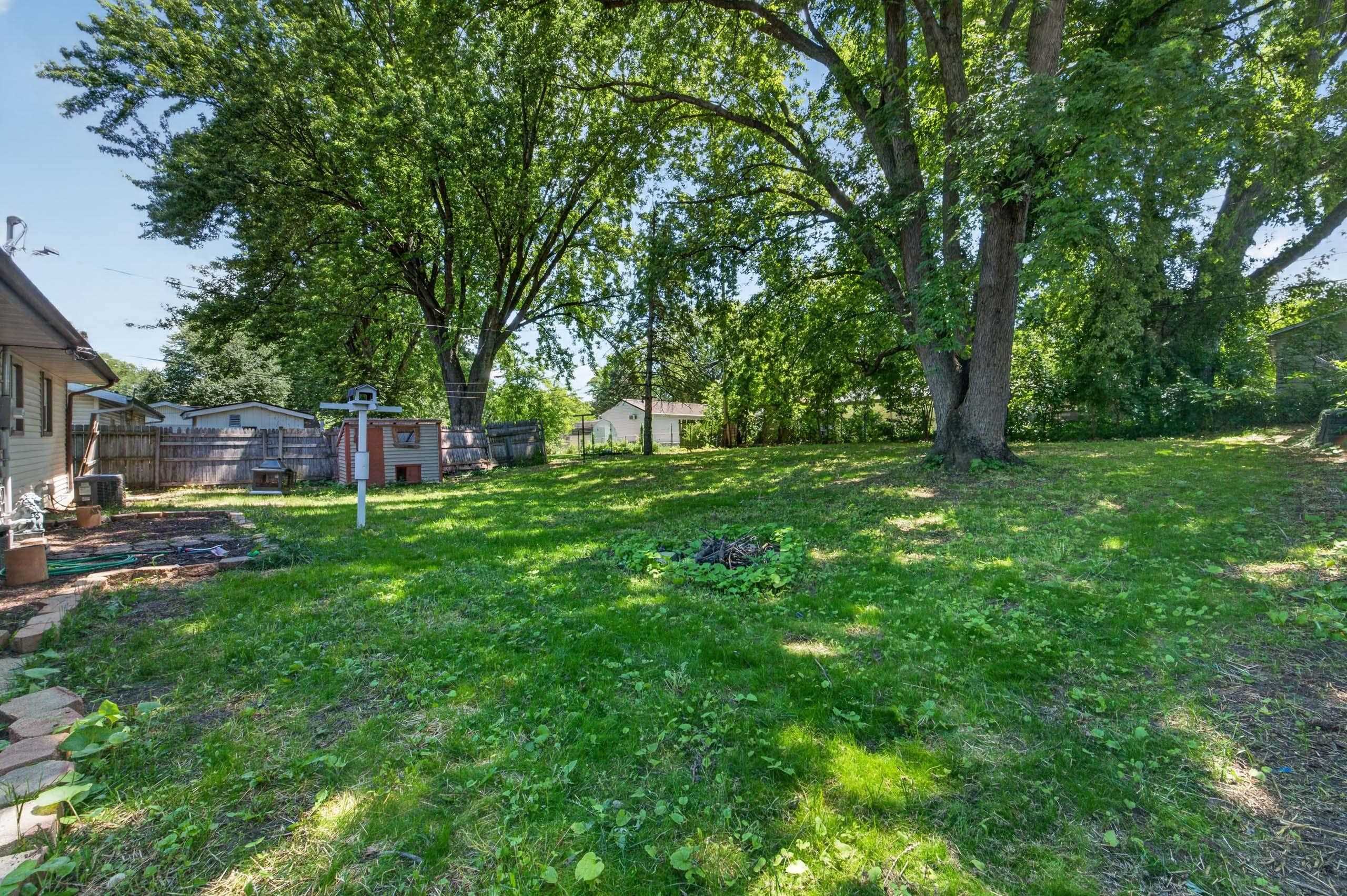 1121 Debra Lane