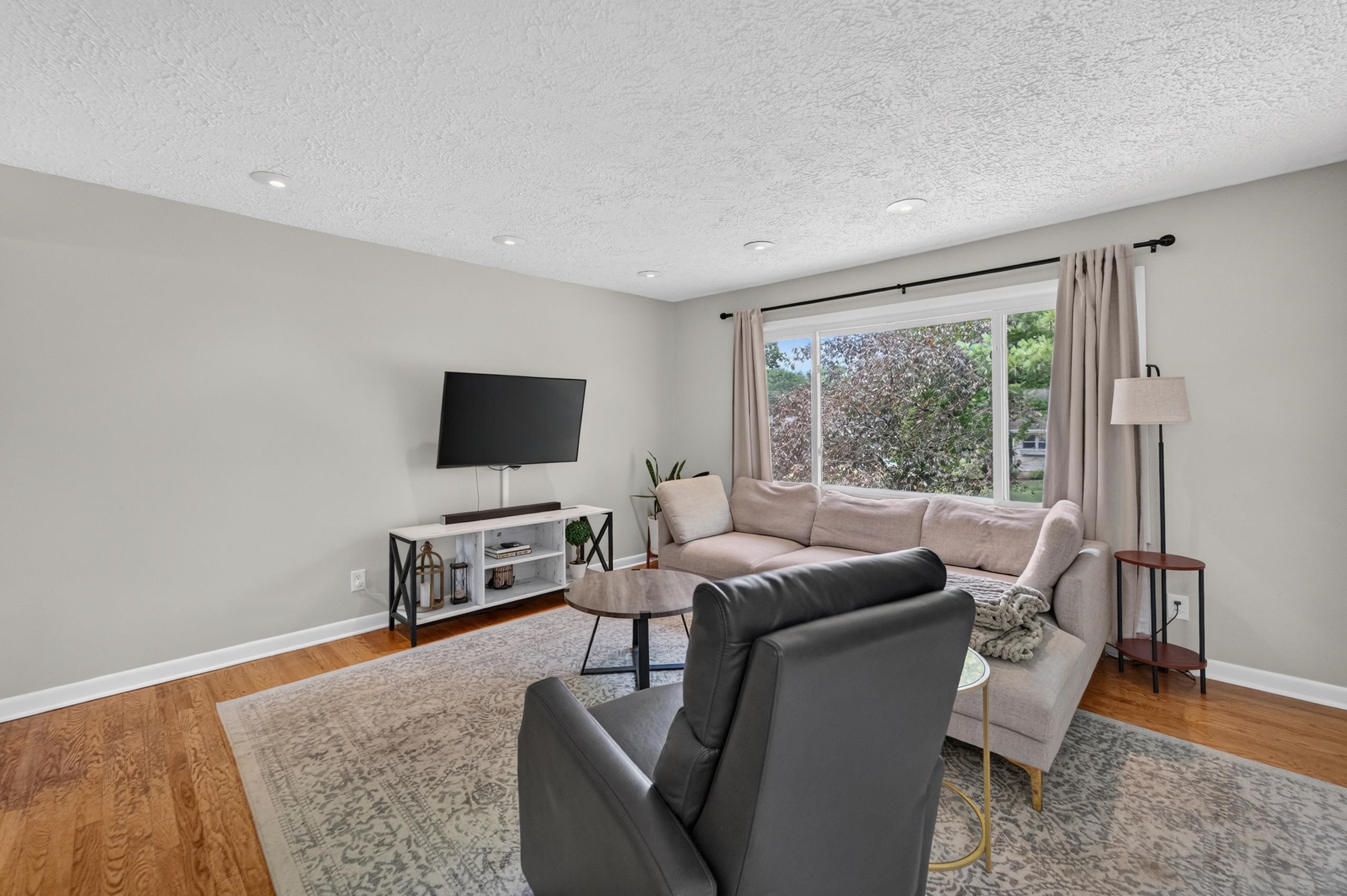 1221 Debra Lane