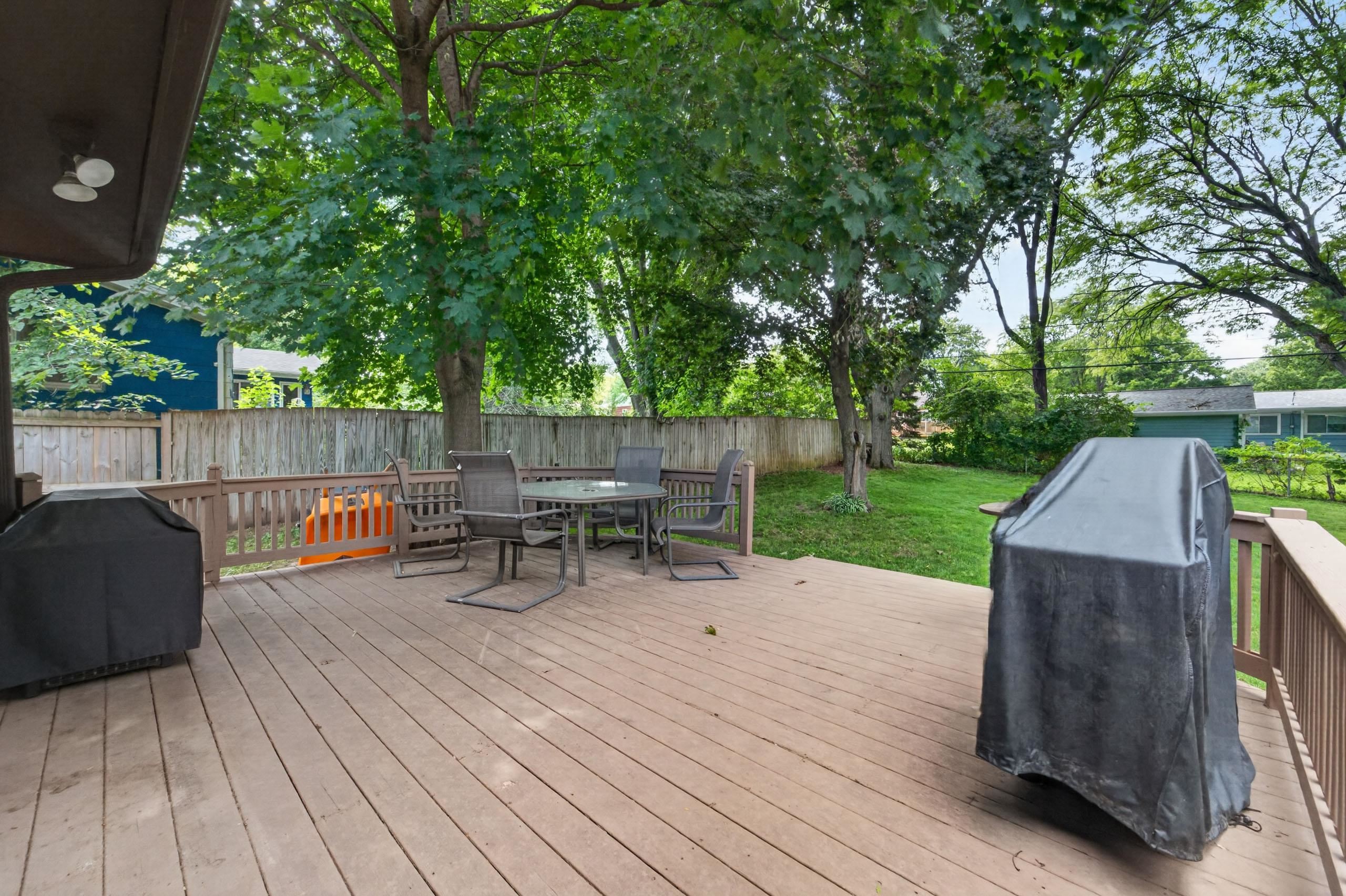 1221 Debra Lane