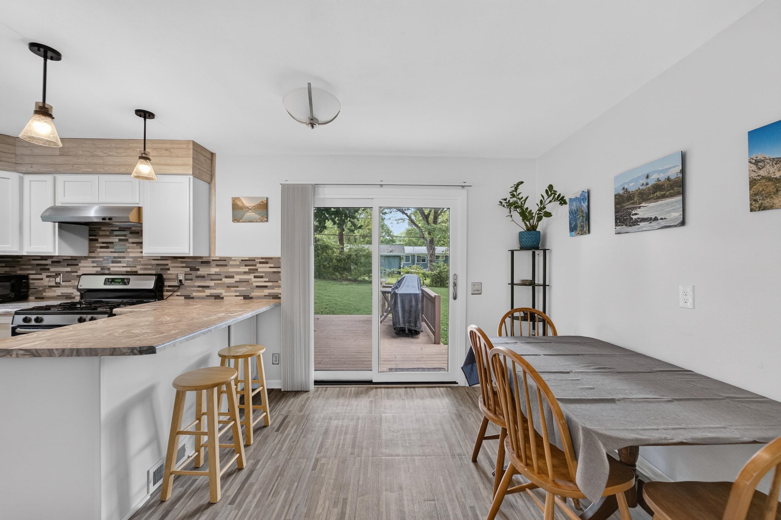 1221 Debra Lane