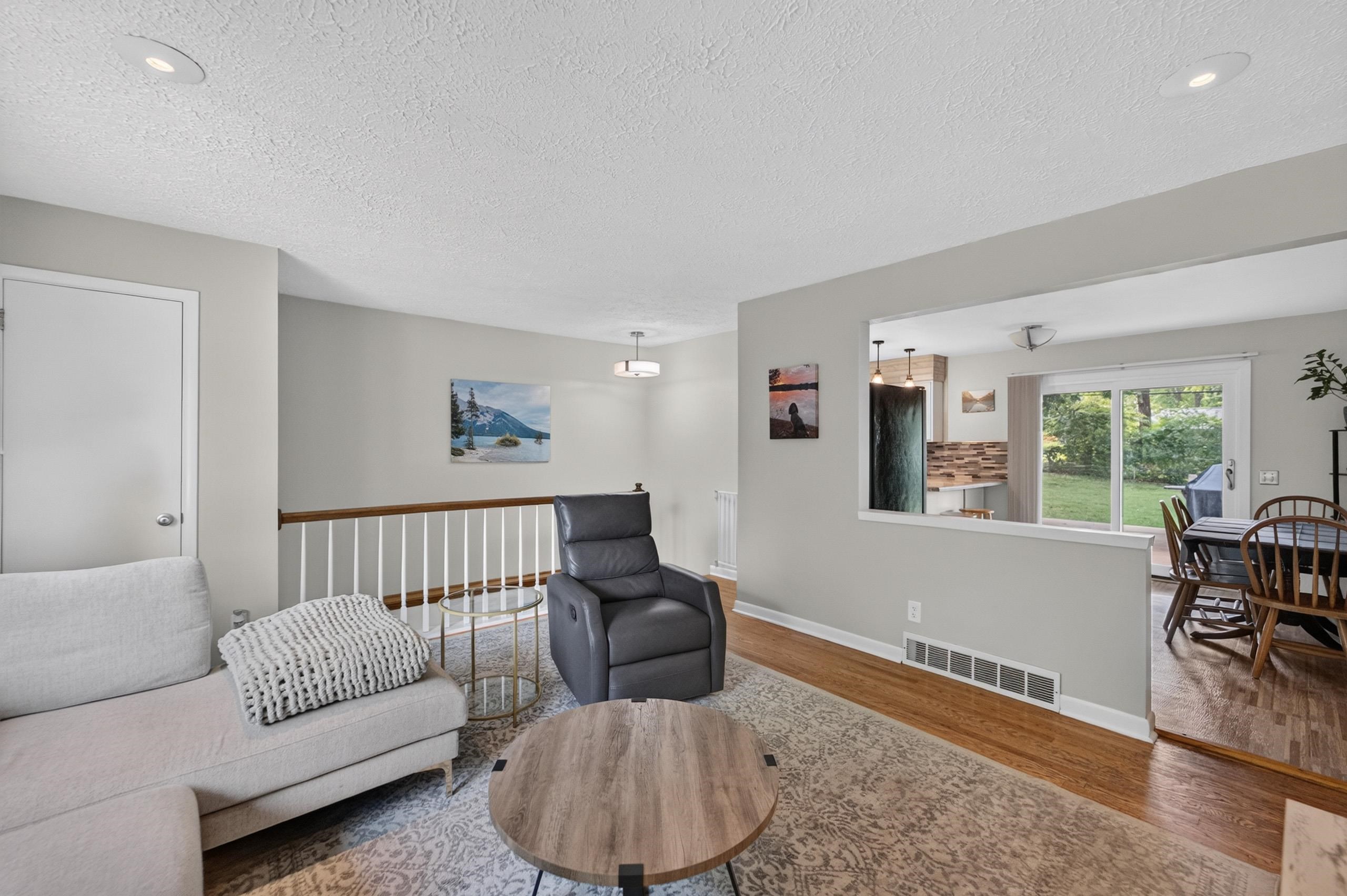 1221 Debra Lane