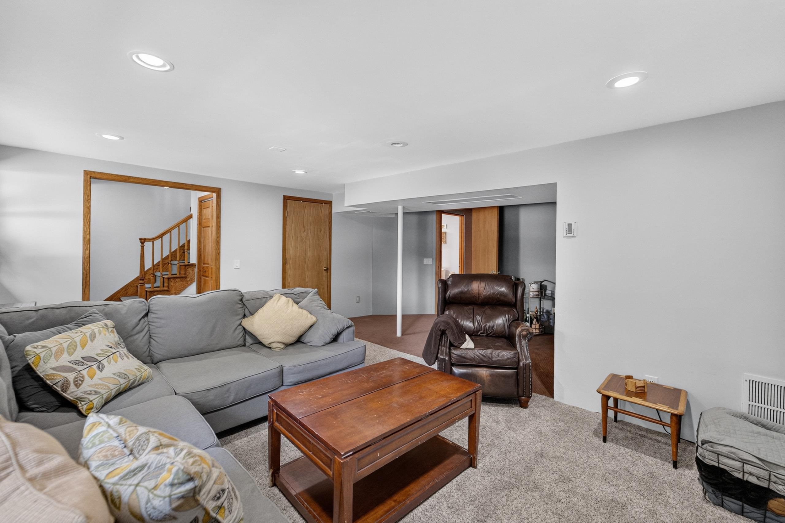 1221 Debra Lane