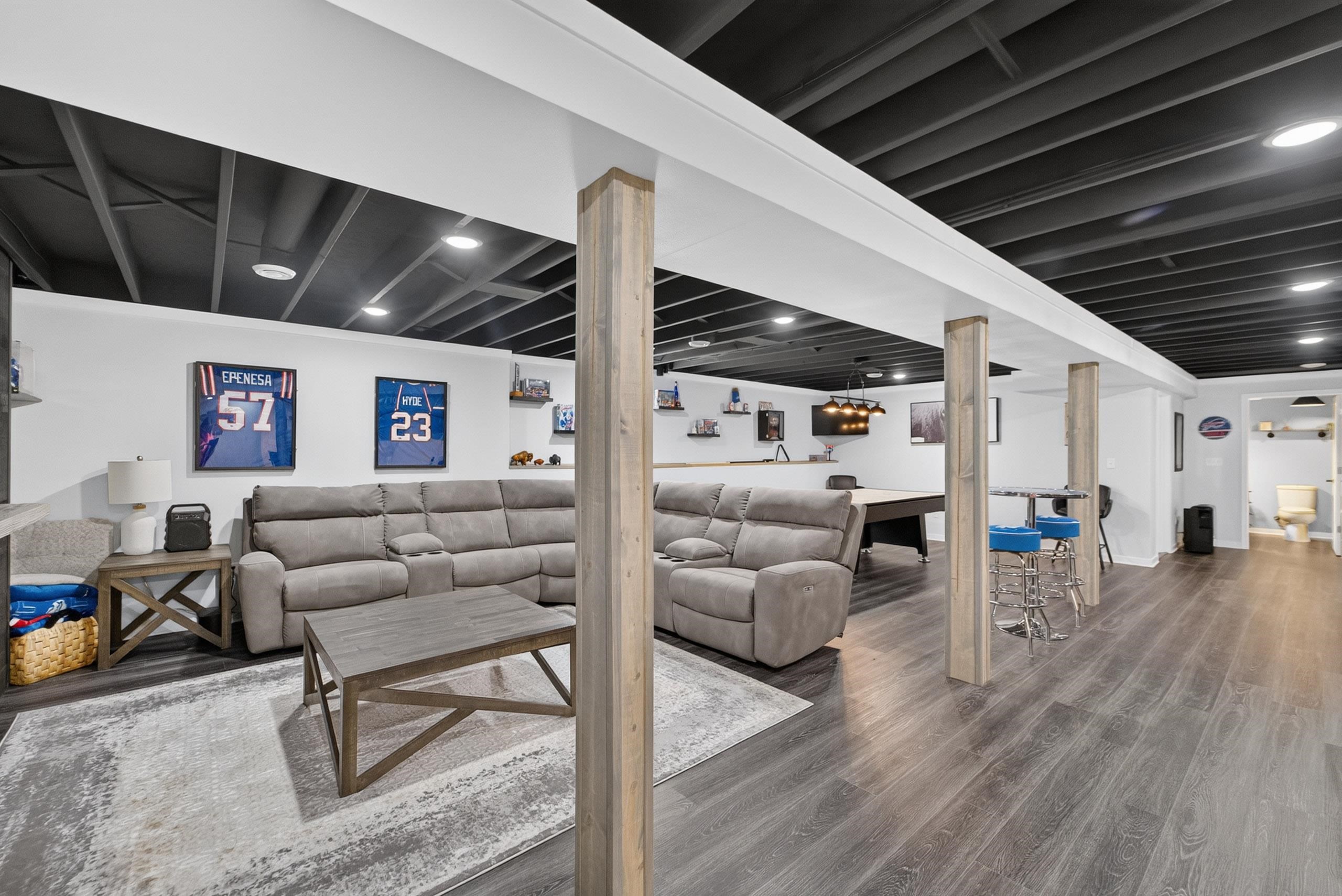 3305 Emerald Drive
