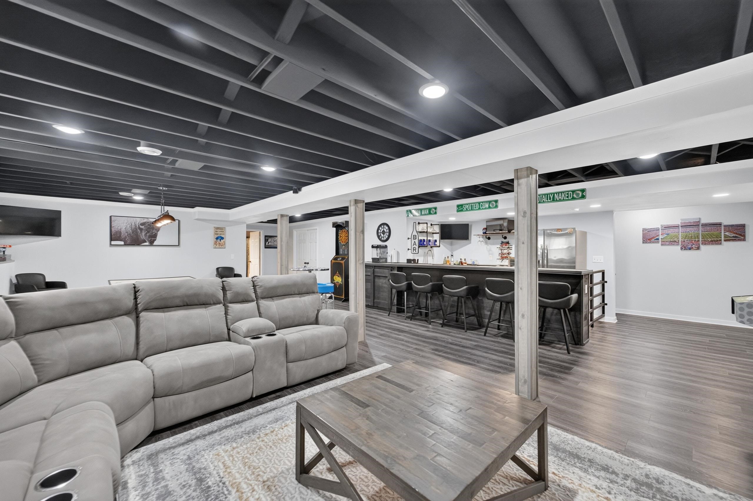 3305 Emerald Drive