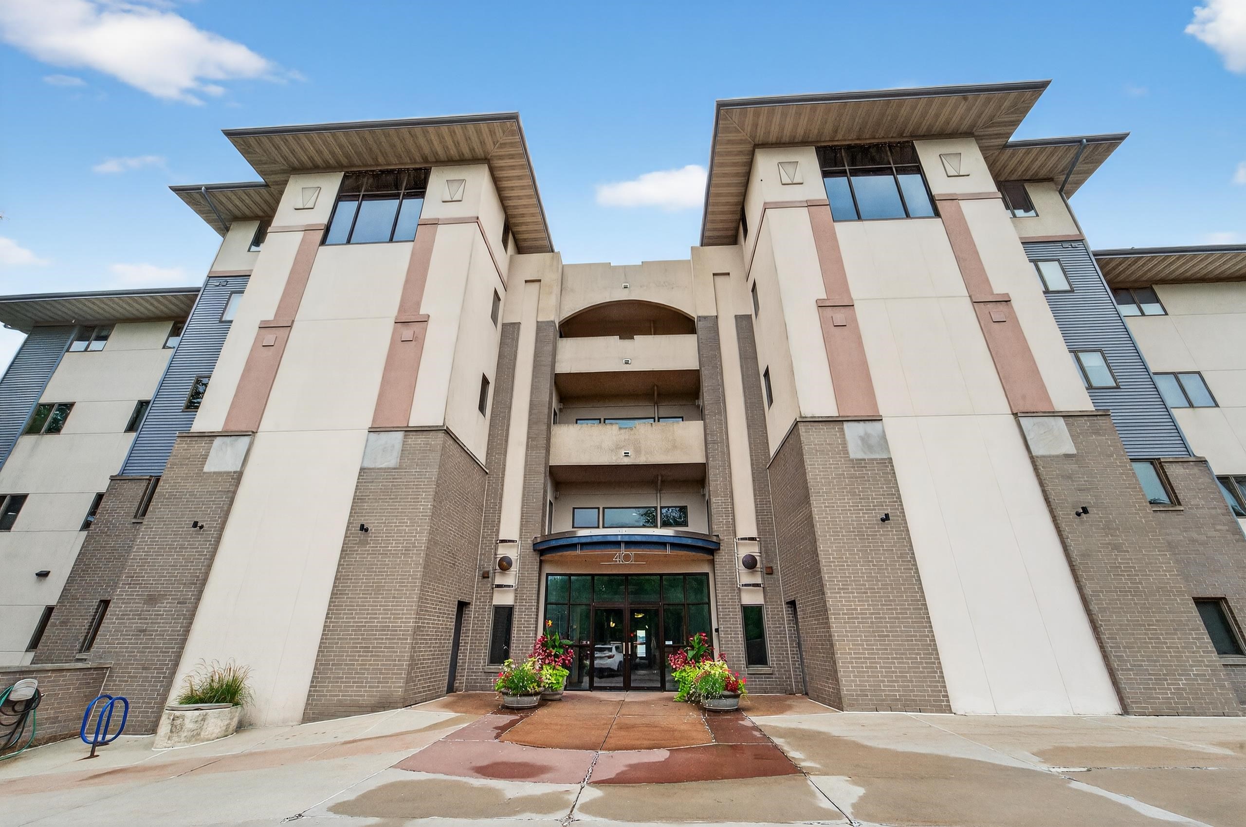 4101 Monona Drive 302