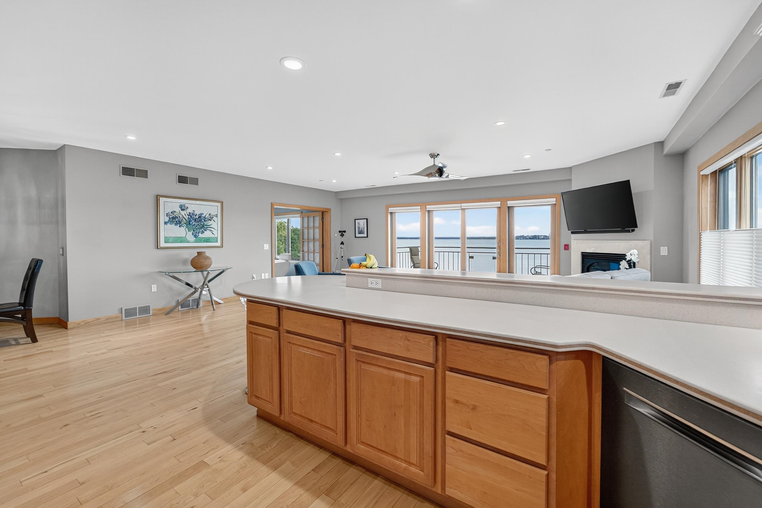 4101 Monona Drive 302