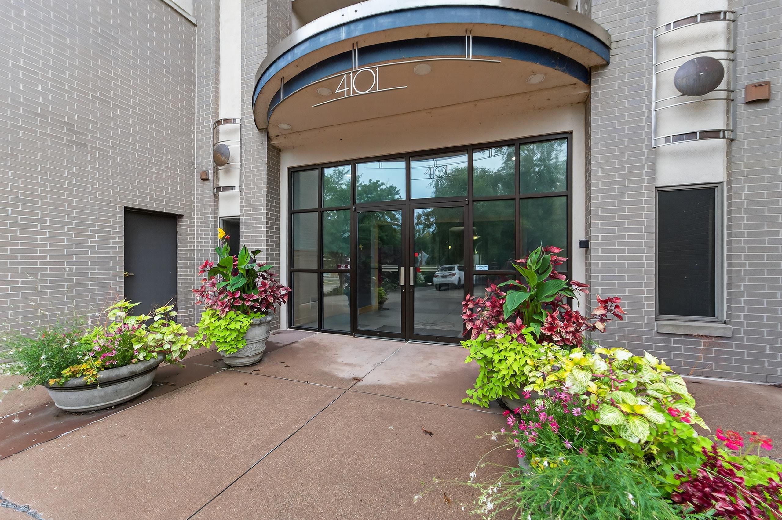 4101 Monona Drive 302