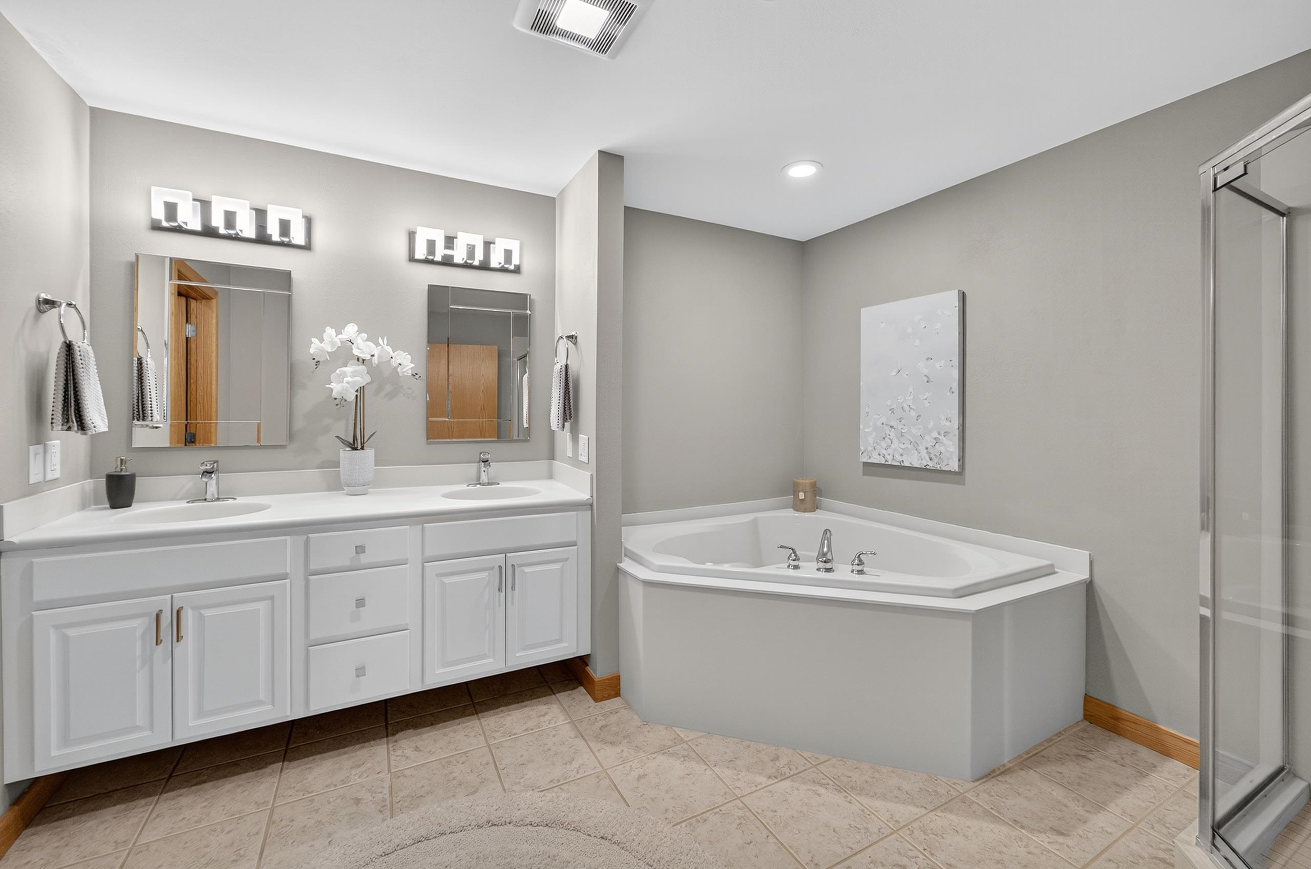 4101 Monona Drive 302