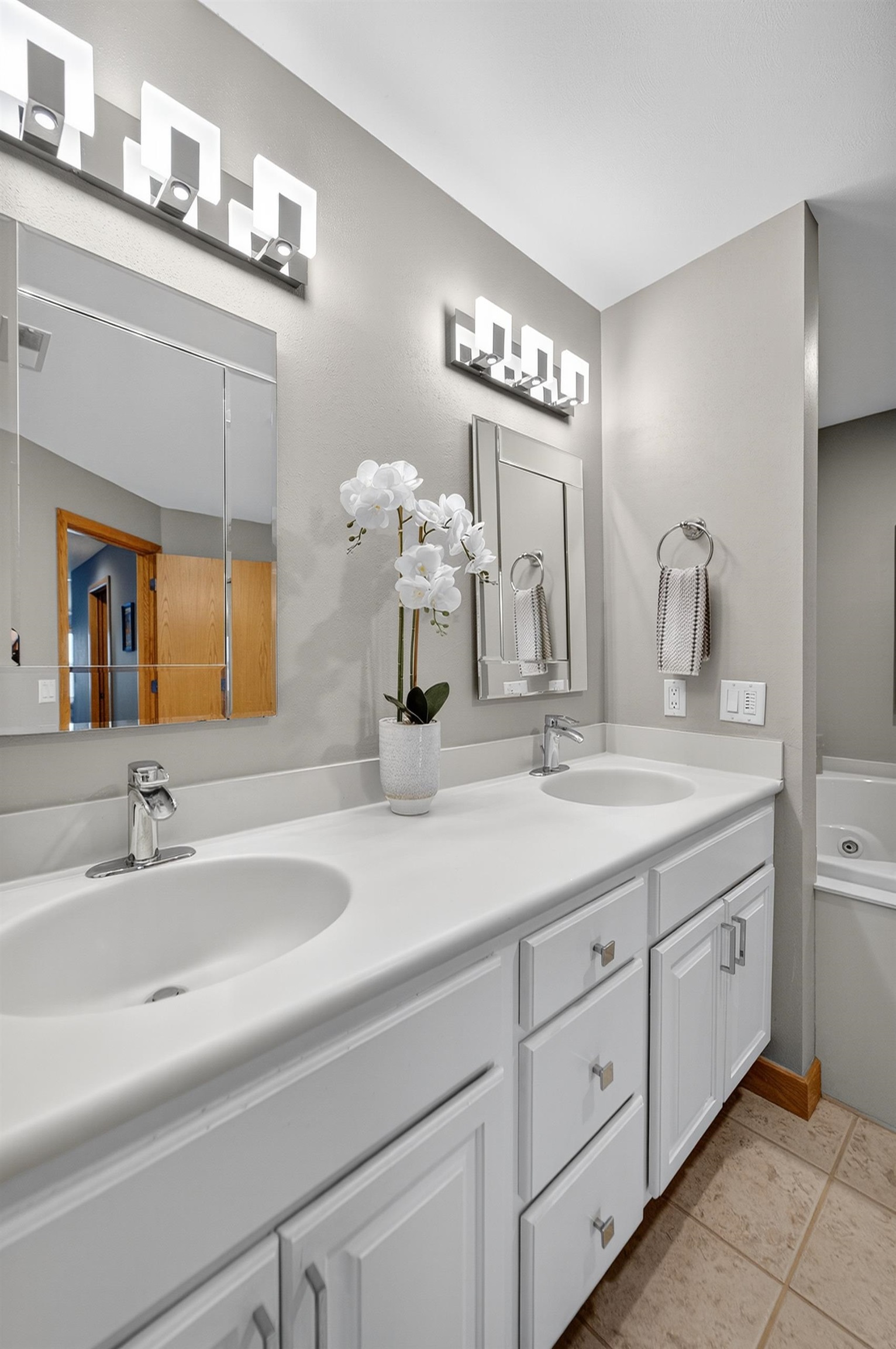 4101 Monona Drive 302