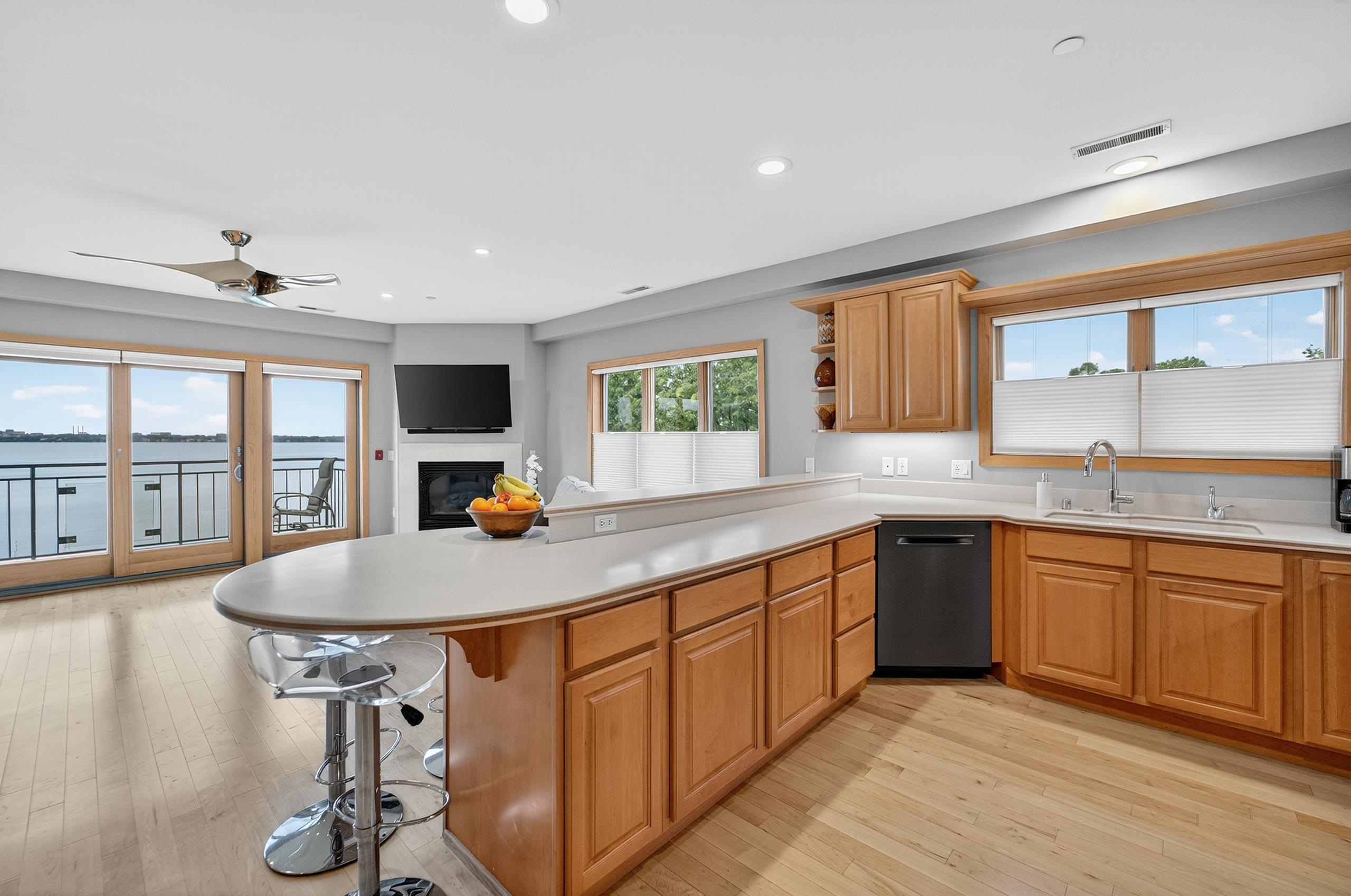 4101 Monona Drive 302