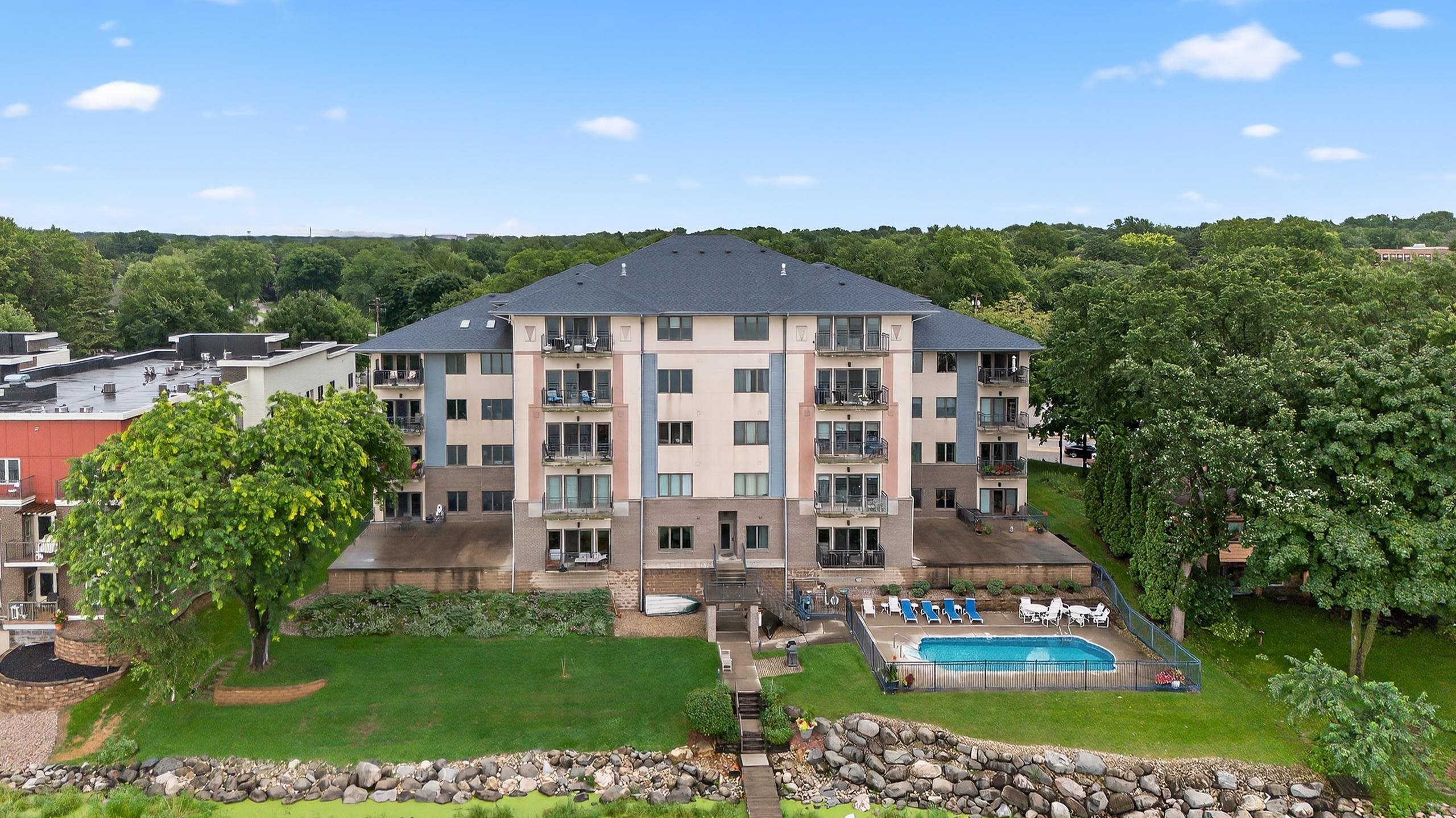 4101 Monona Drive 302