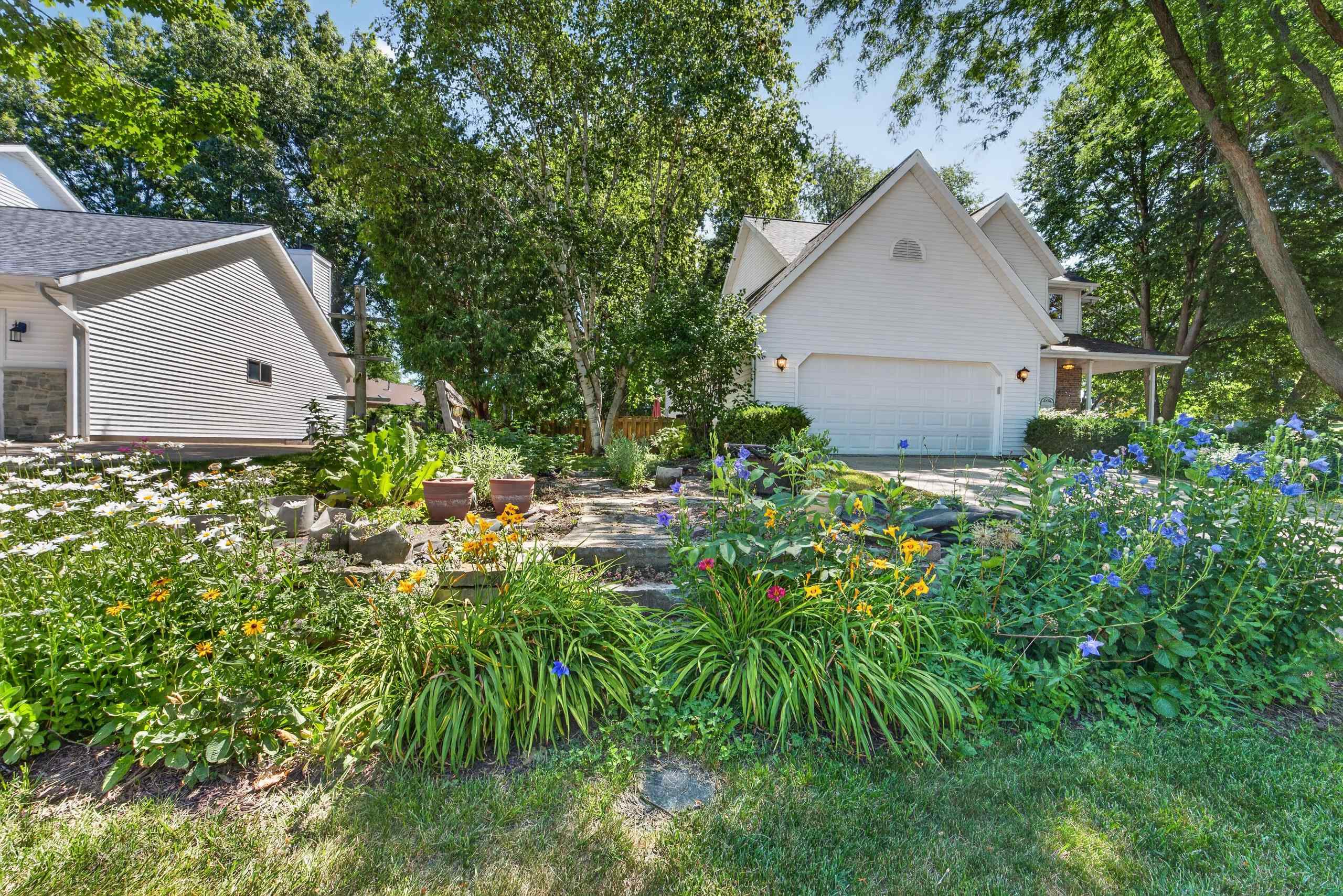 873 Peregrine Circle