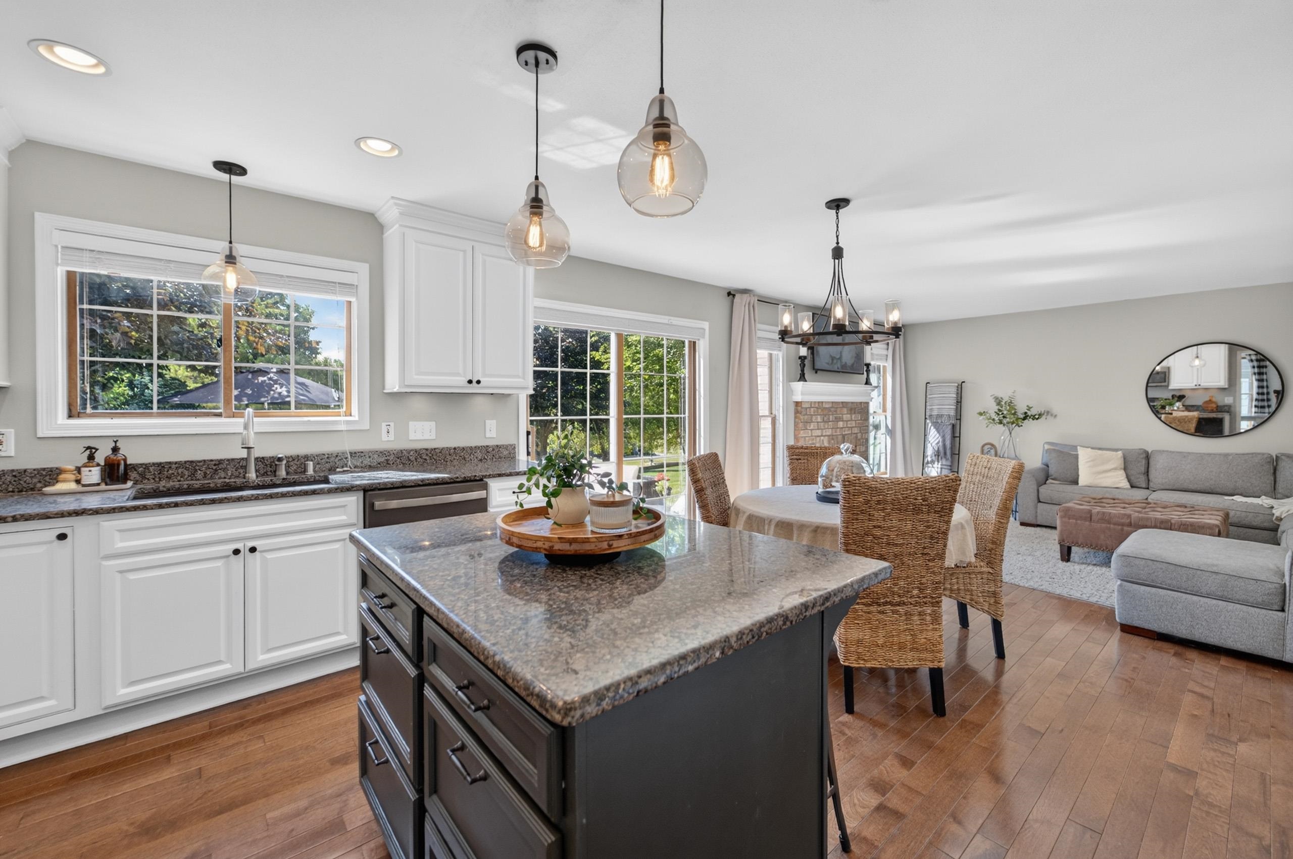 8819 W Whispering Oaks Court