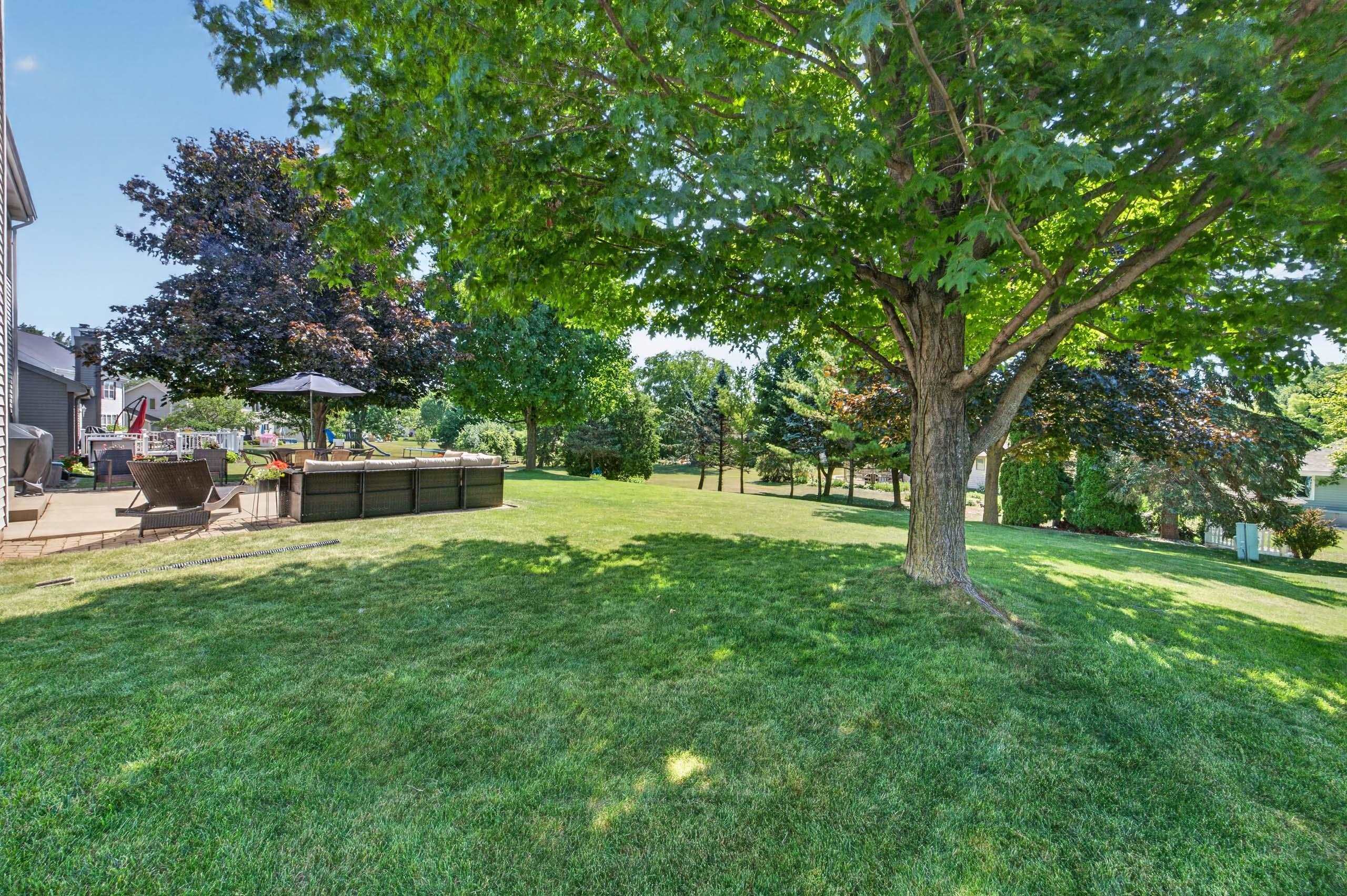 8819 W Whispering Oaks Court