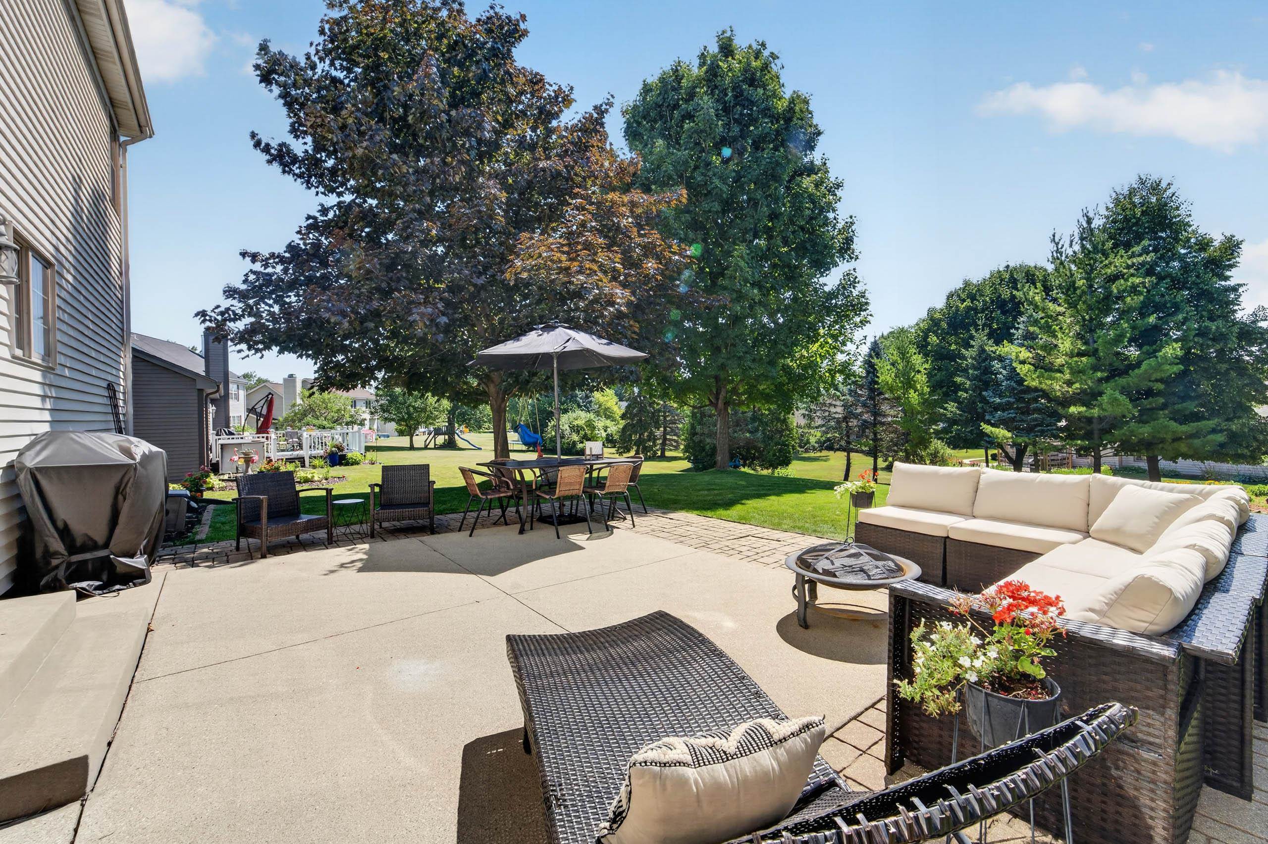 8819 W Whispering Oaks Court