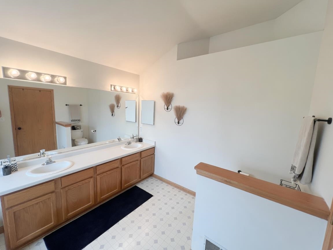 8819 W Whispering Oaks Court