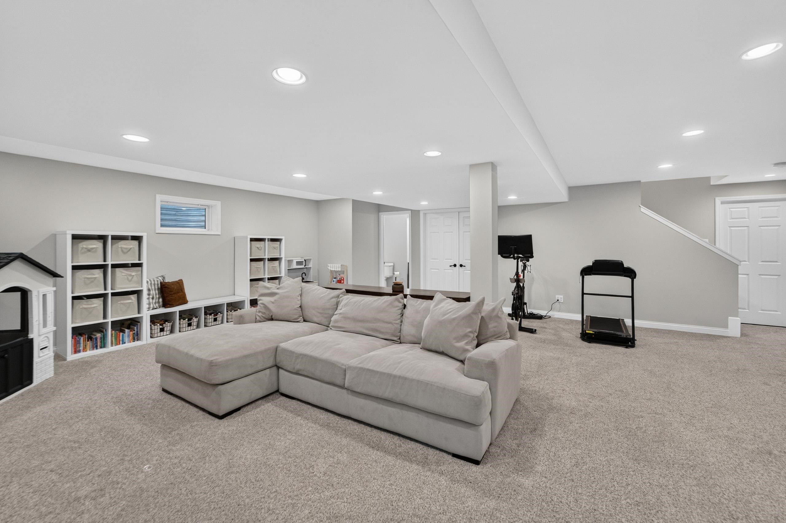 8819 W Whispering Oaks Court