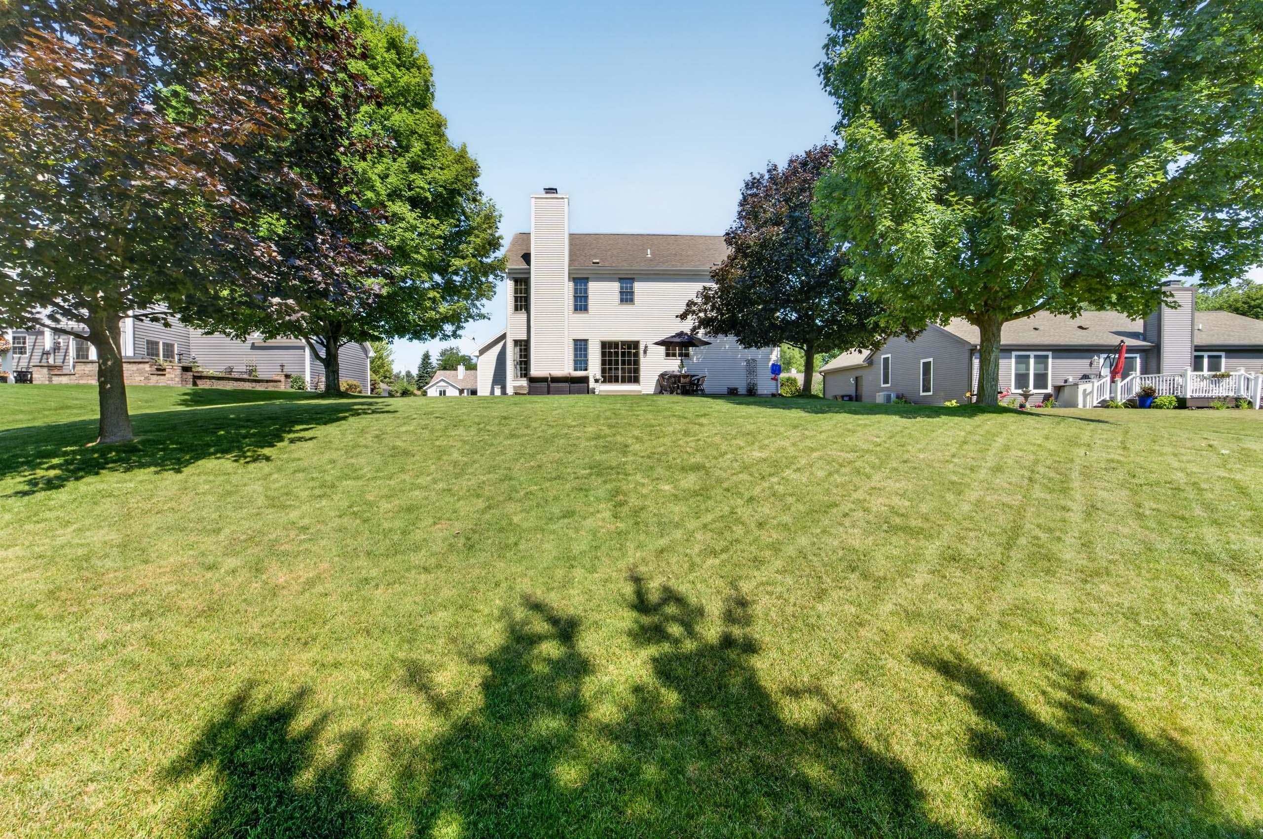 8819 W Whispering Oaks Court