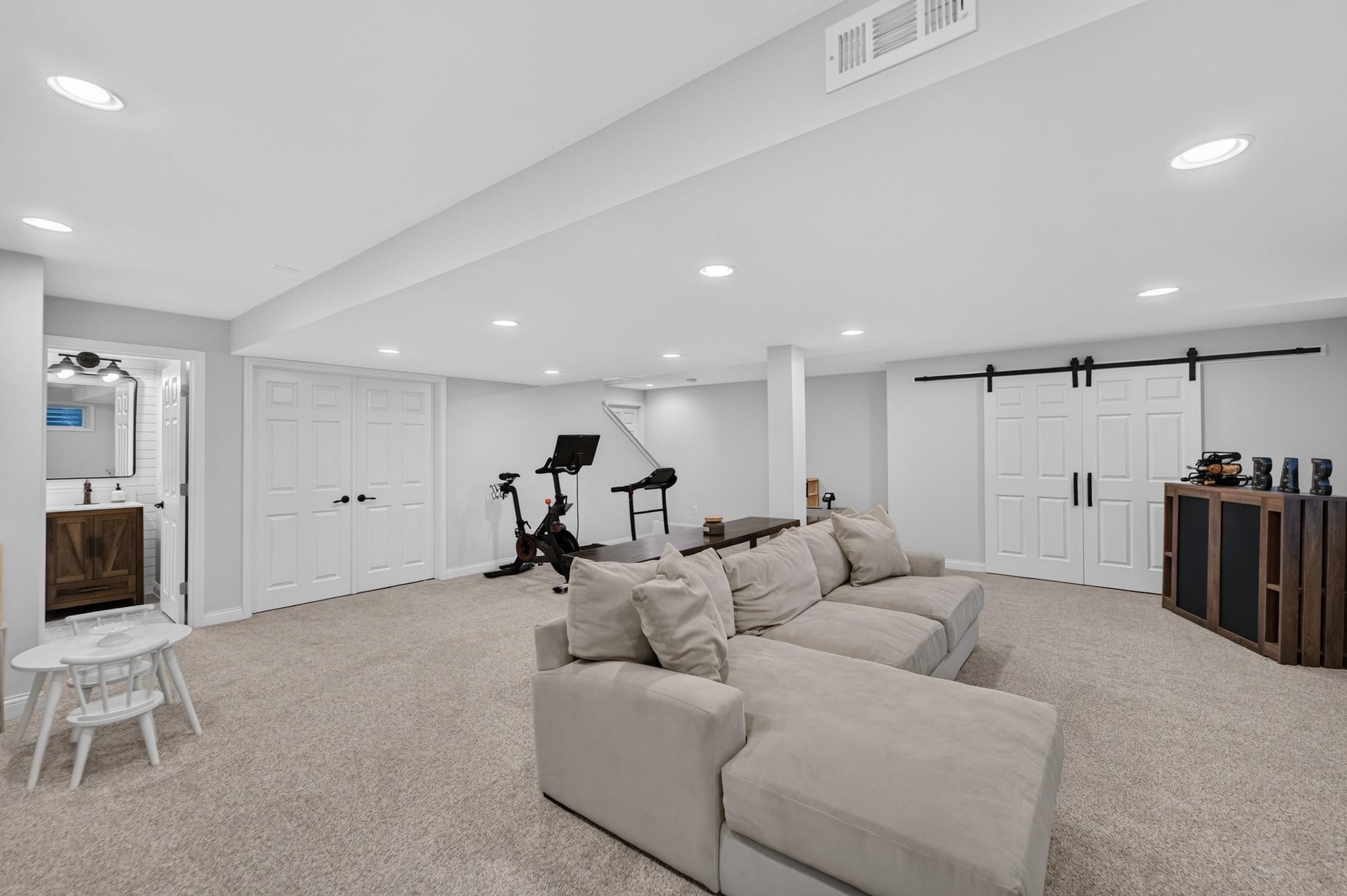 8819 W Whispering Oaks Court