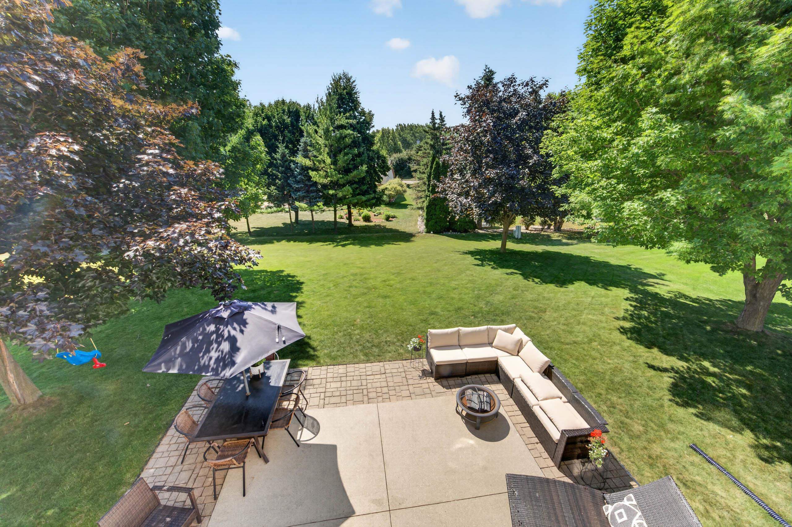 8819 W Whispering Oaks Court