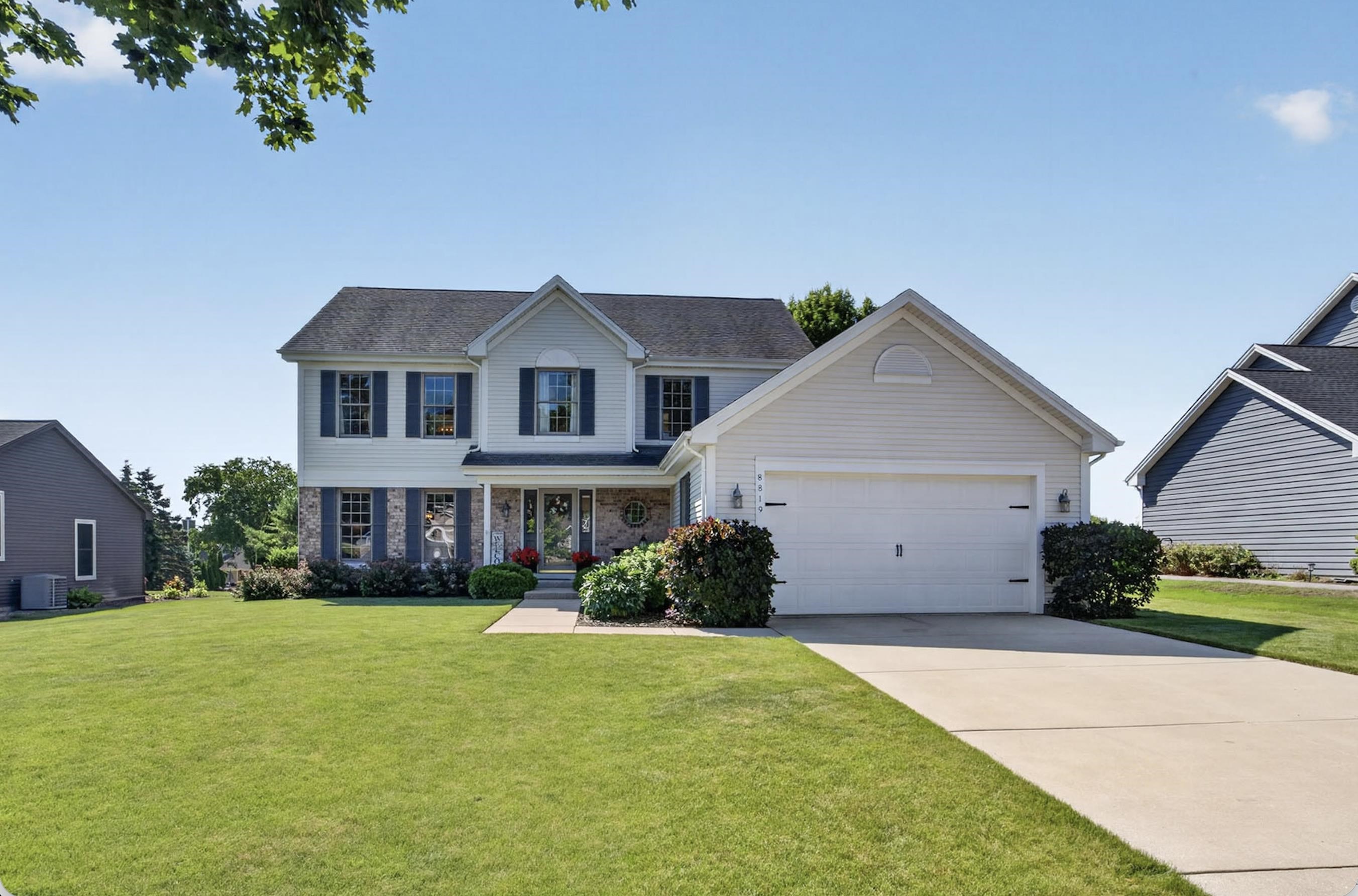 8819 W Whispering Oaks Court