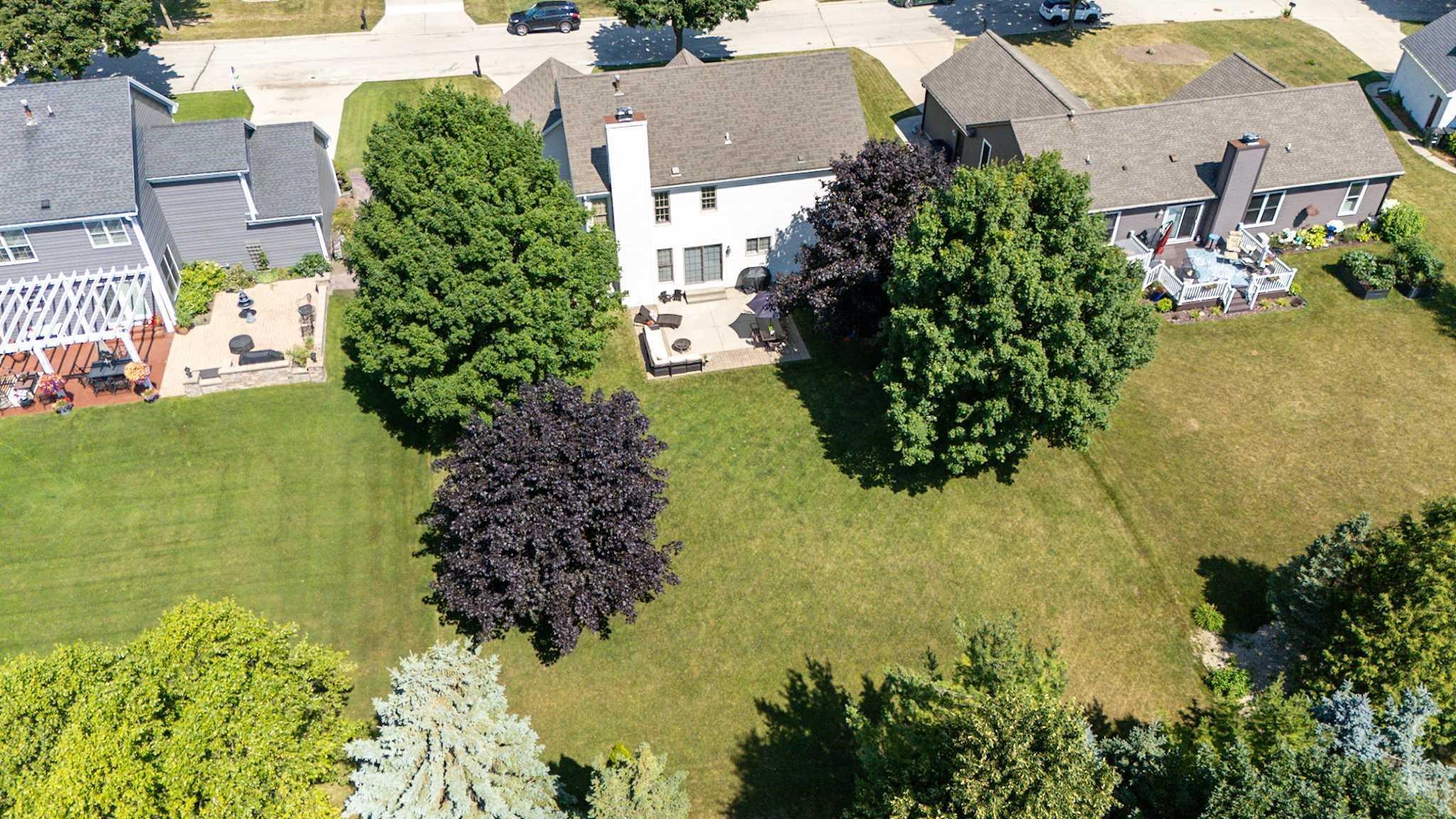 8819 W Whispering Oaks Court