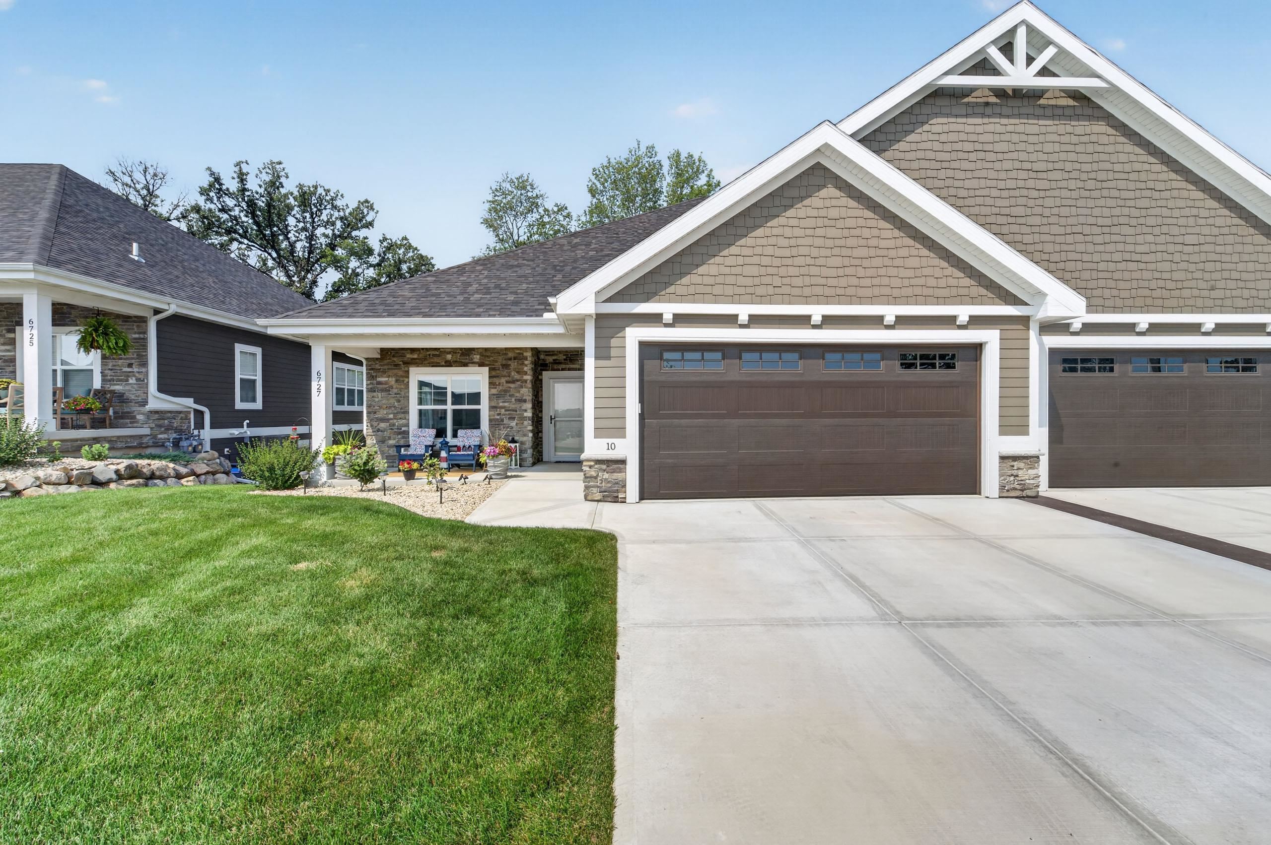 6727 Bellflower Pointe Drive