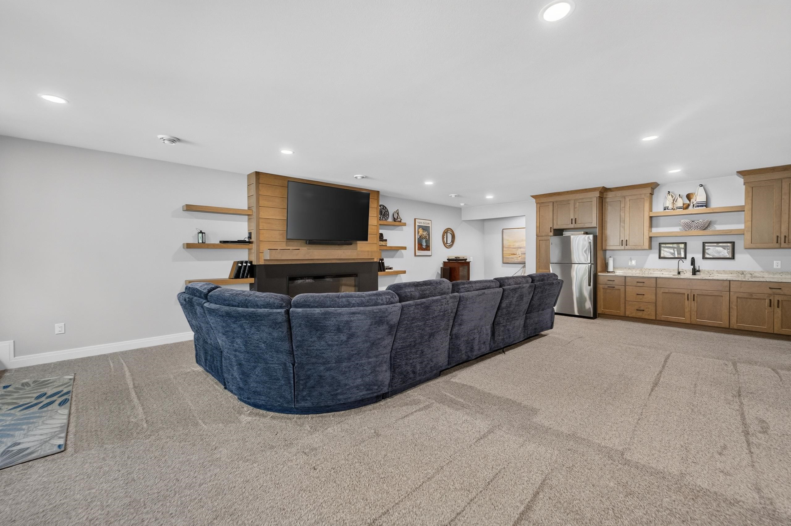 6727 Bellflower Pointe Drive