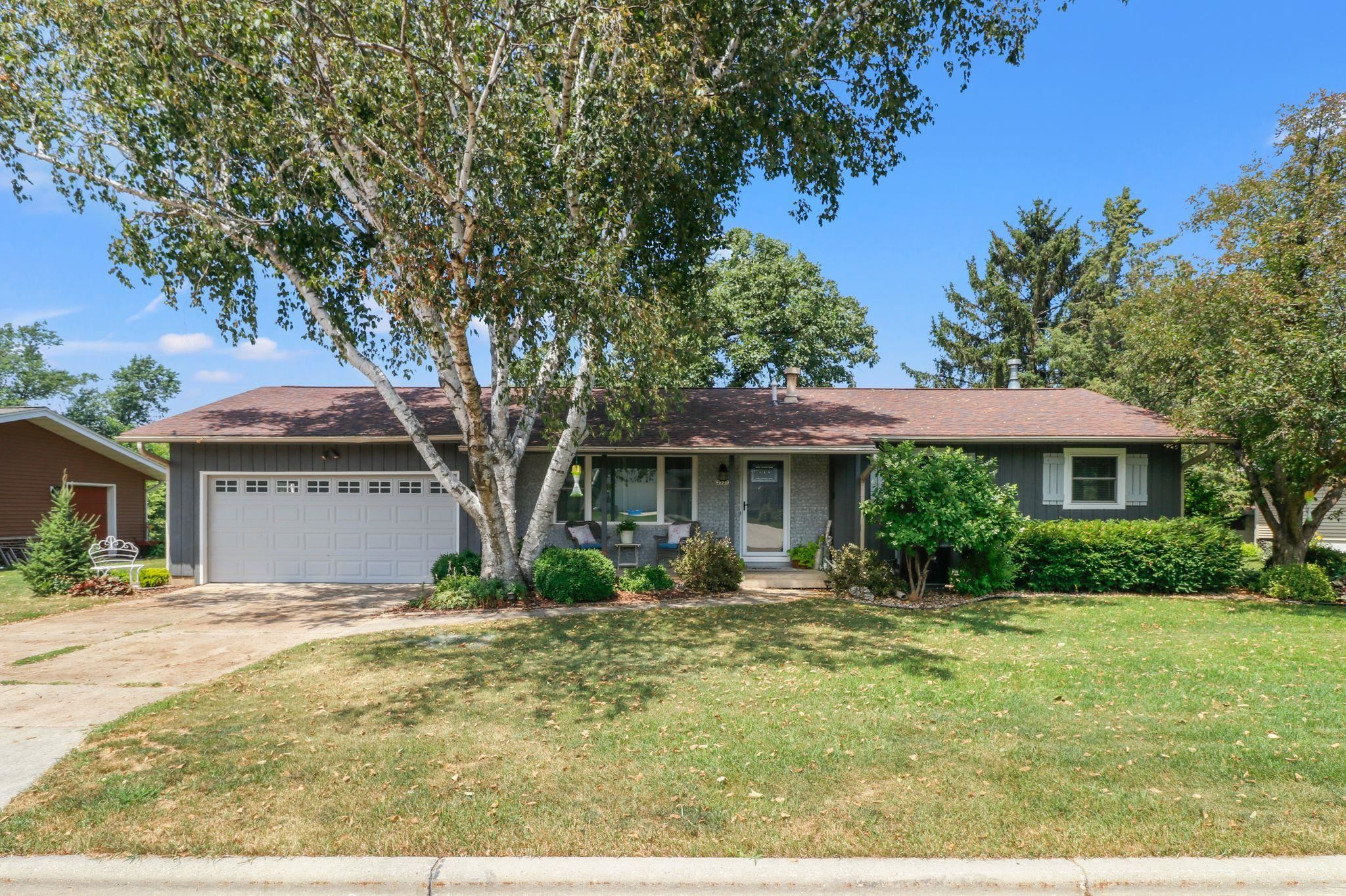 2521 Martin Street