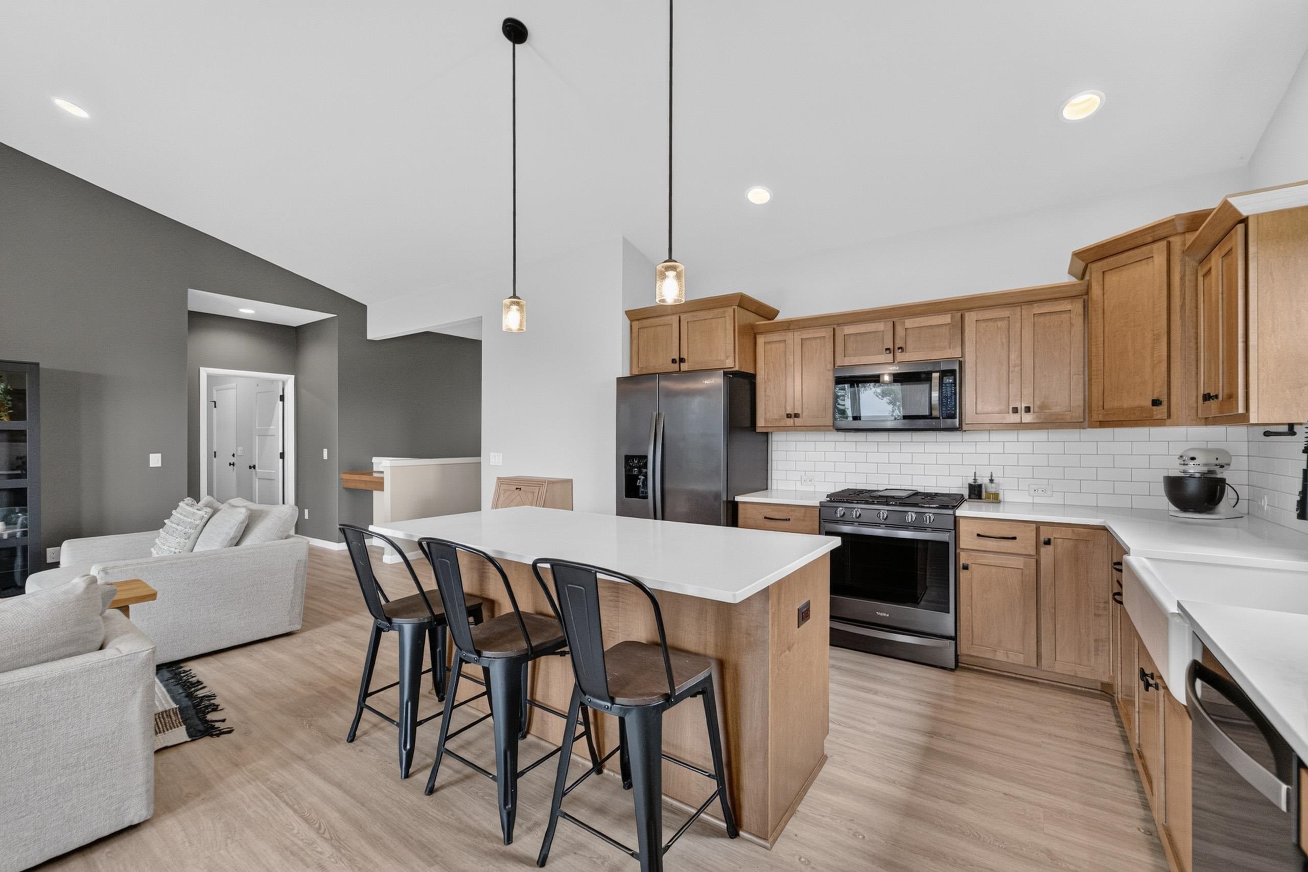 1280 Twisted Branch Way