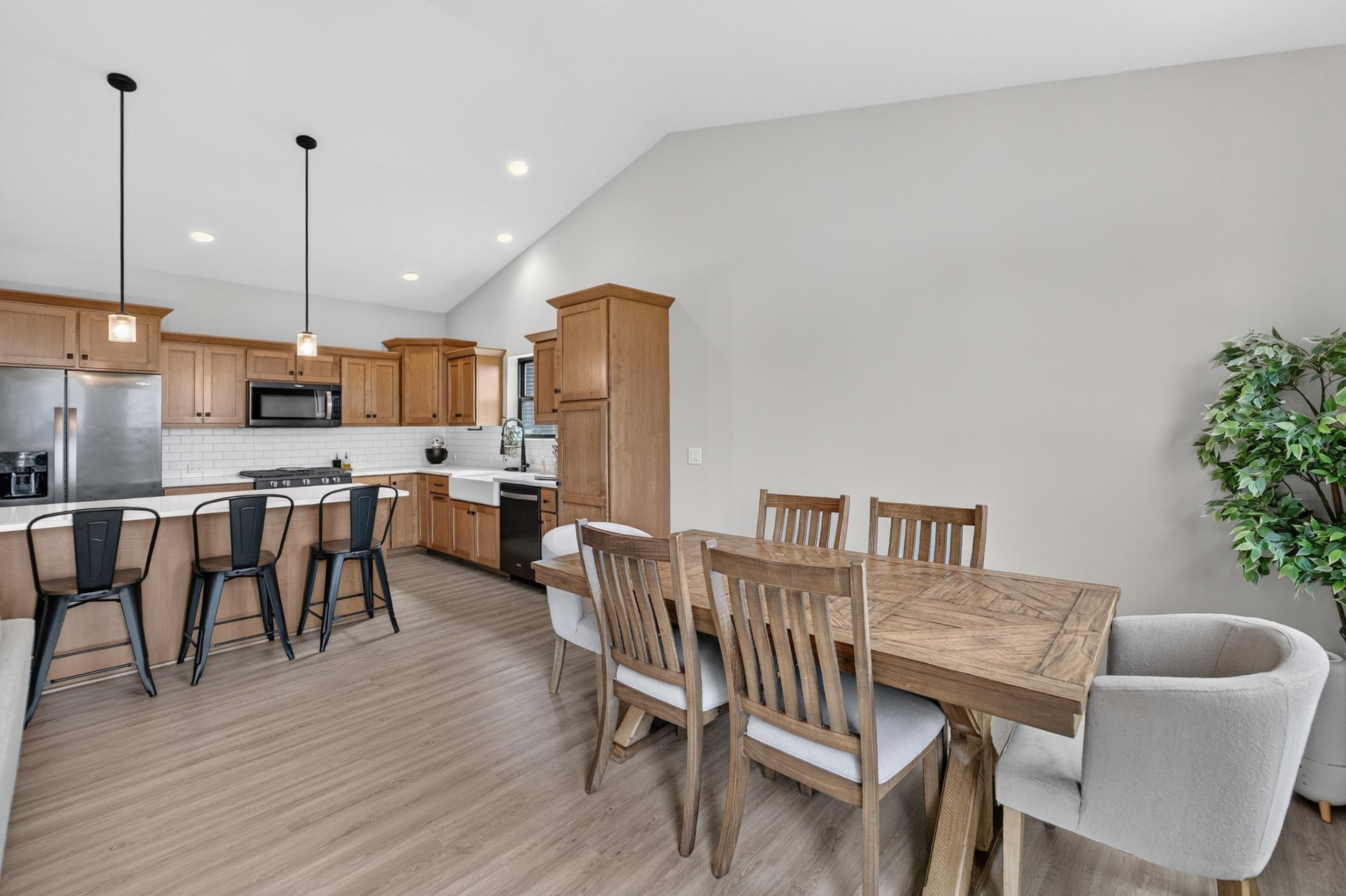 1280 Twisted Branch Way