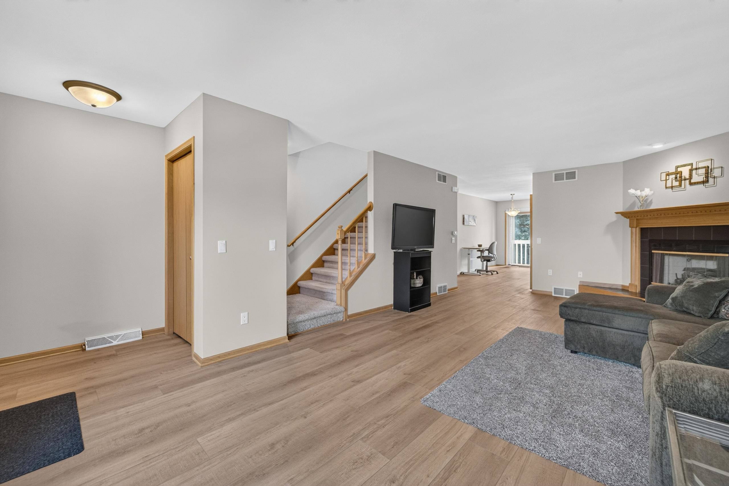 3222 Dorchester Way
