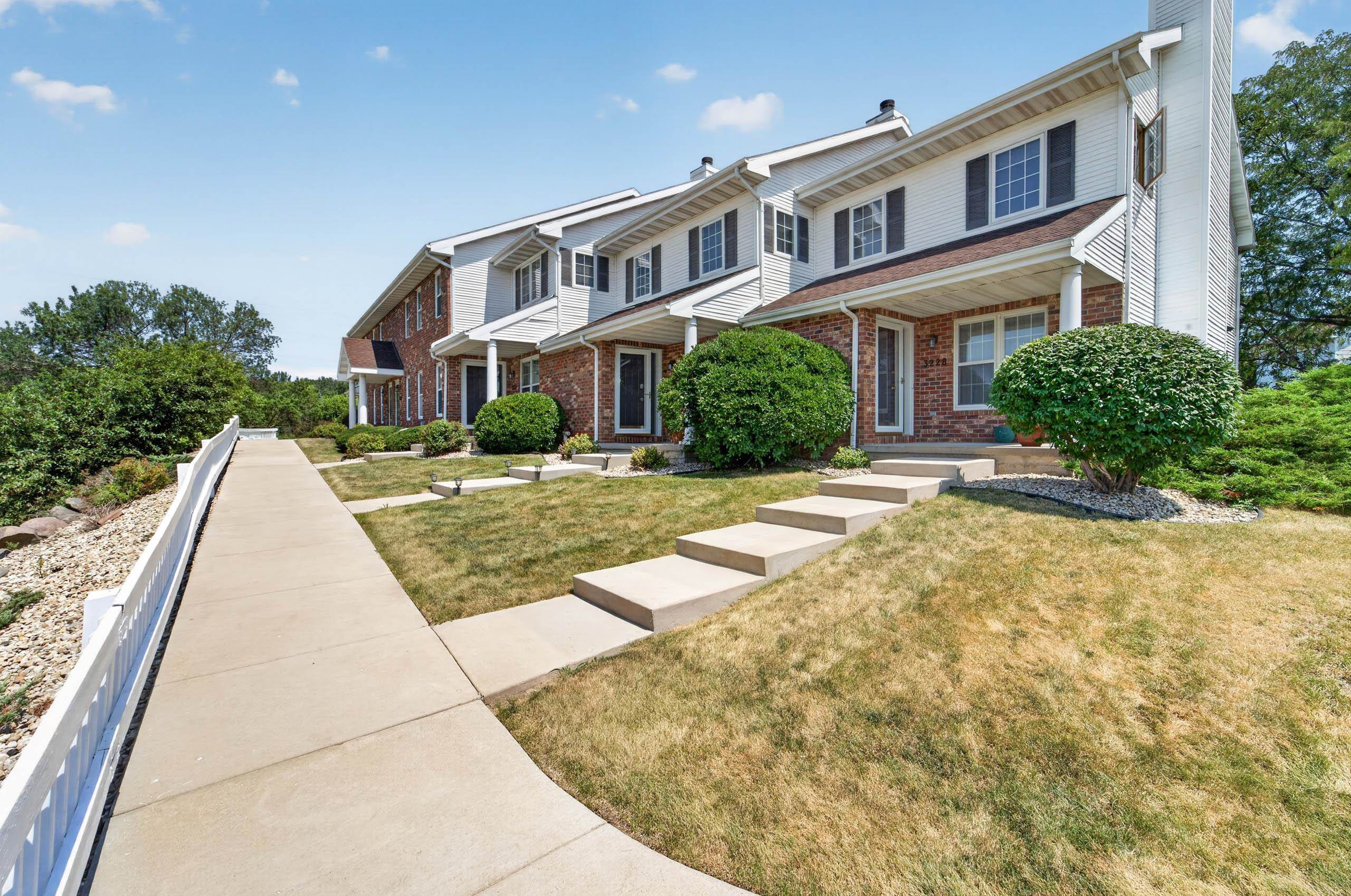 3222 Dorchester Way