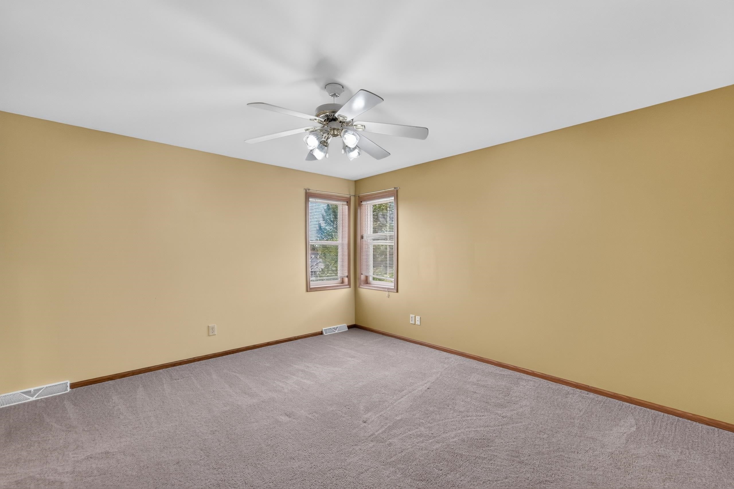 914 Eagle Crest Drive