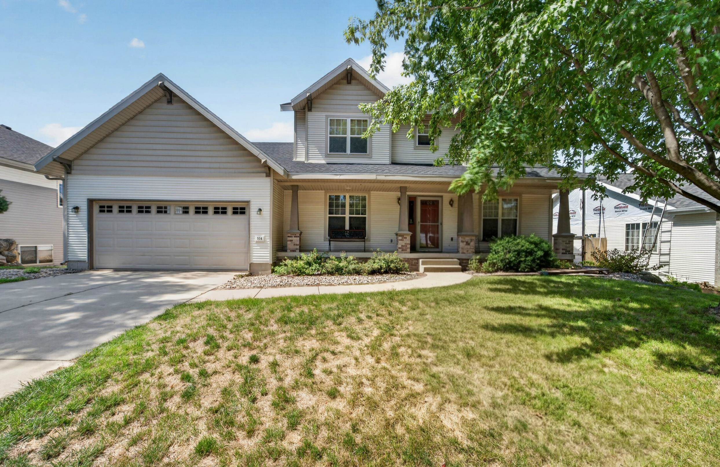 914 Eagle Crest Drive