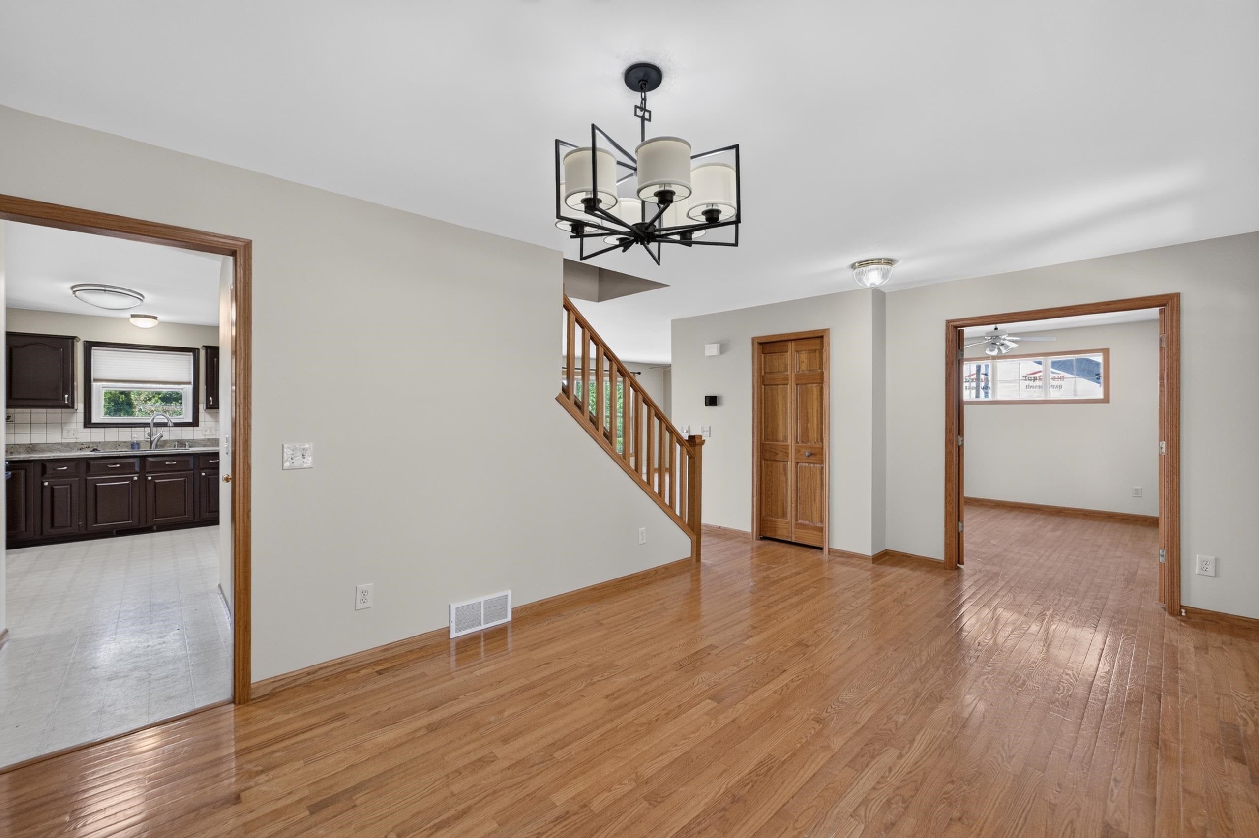 914 Eagle Crest Drive