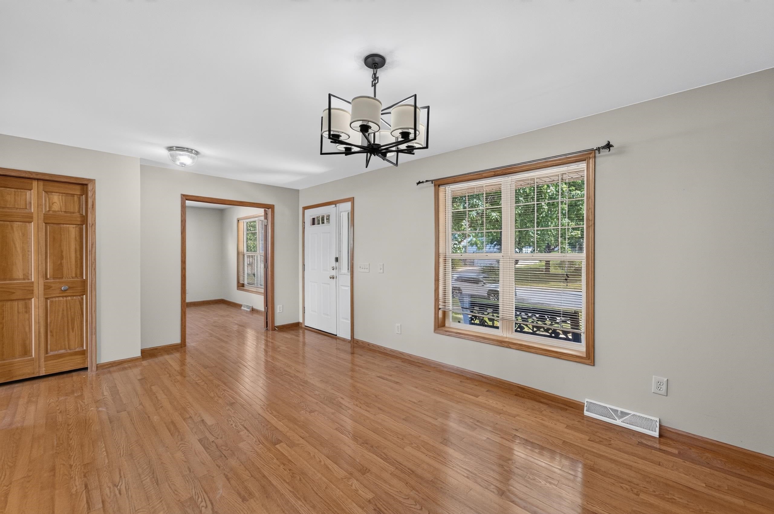 914 Eagle Crest Drive