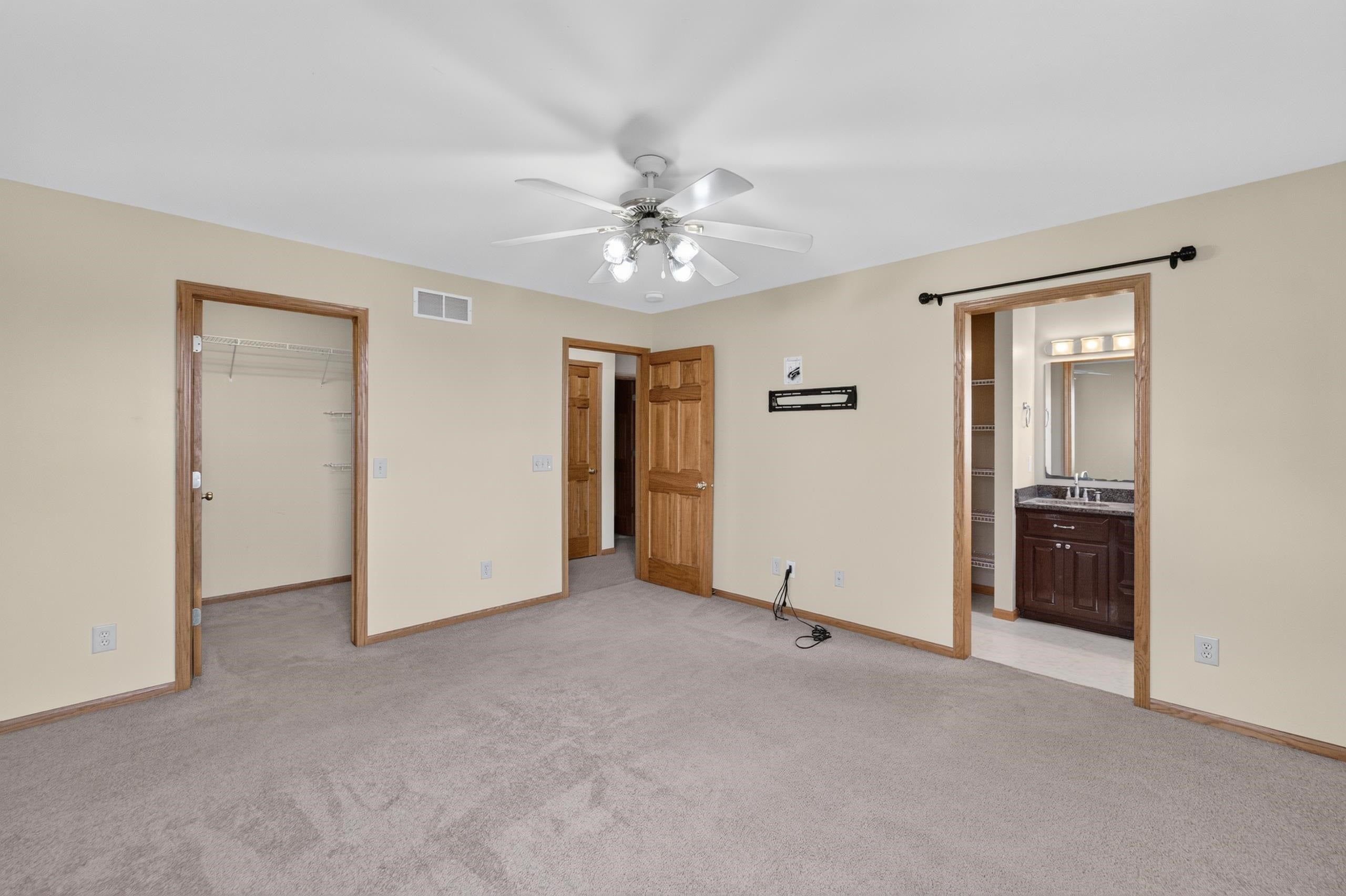 914 Eagle Crest Drive