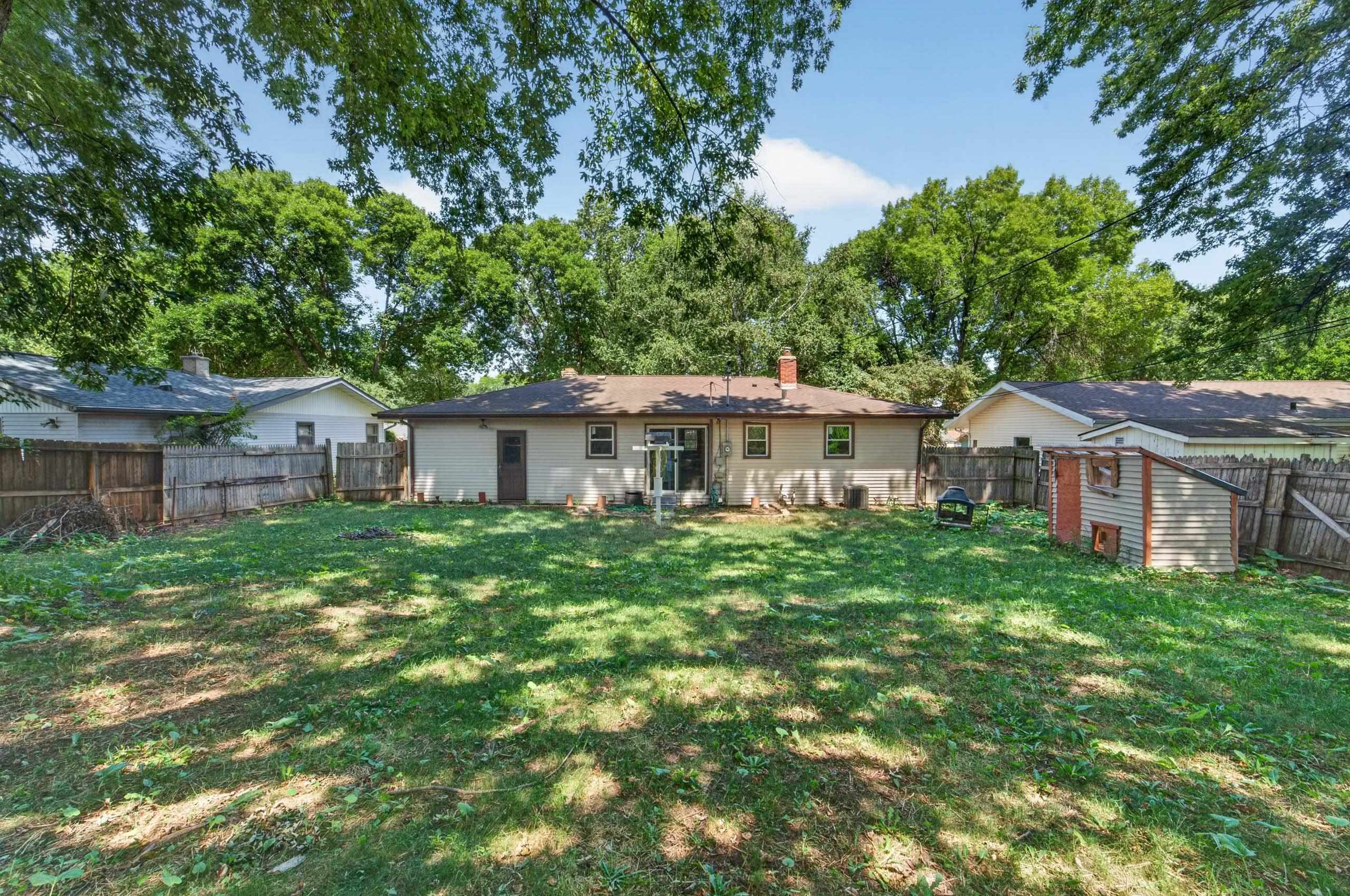 1121 Debra Lane