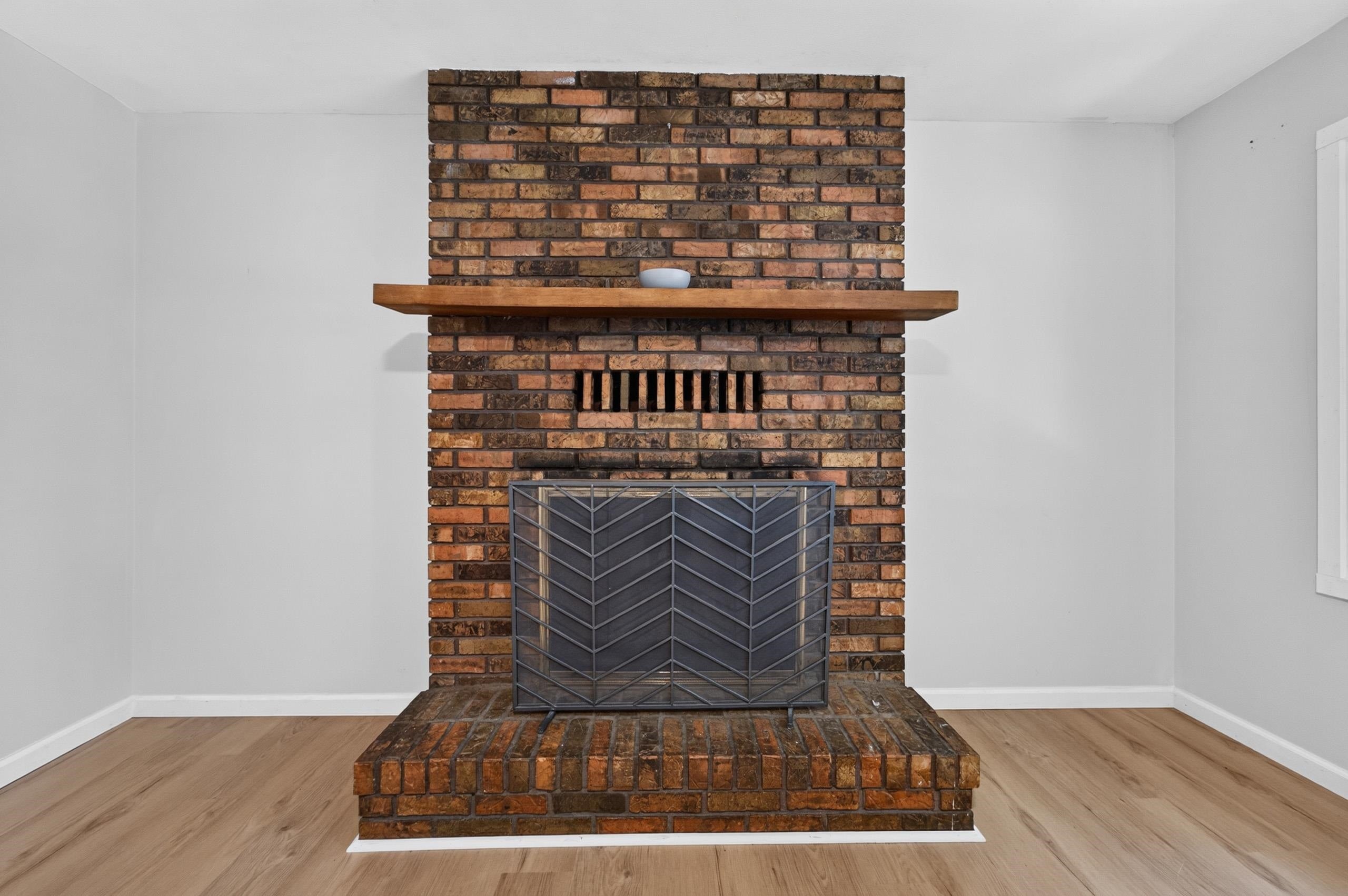 1121 Debra Lane