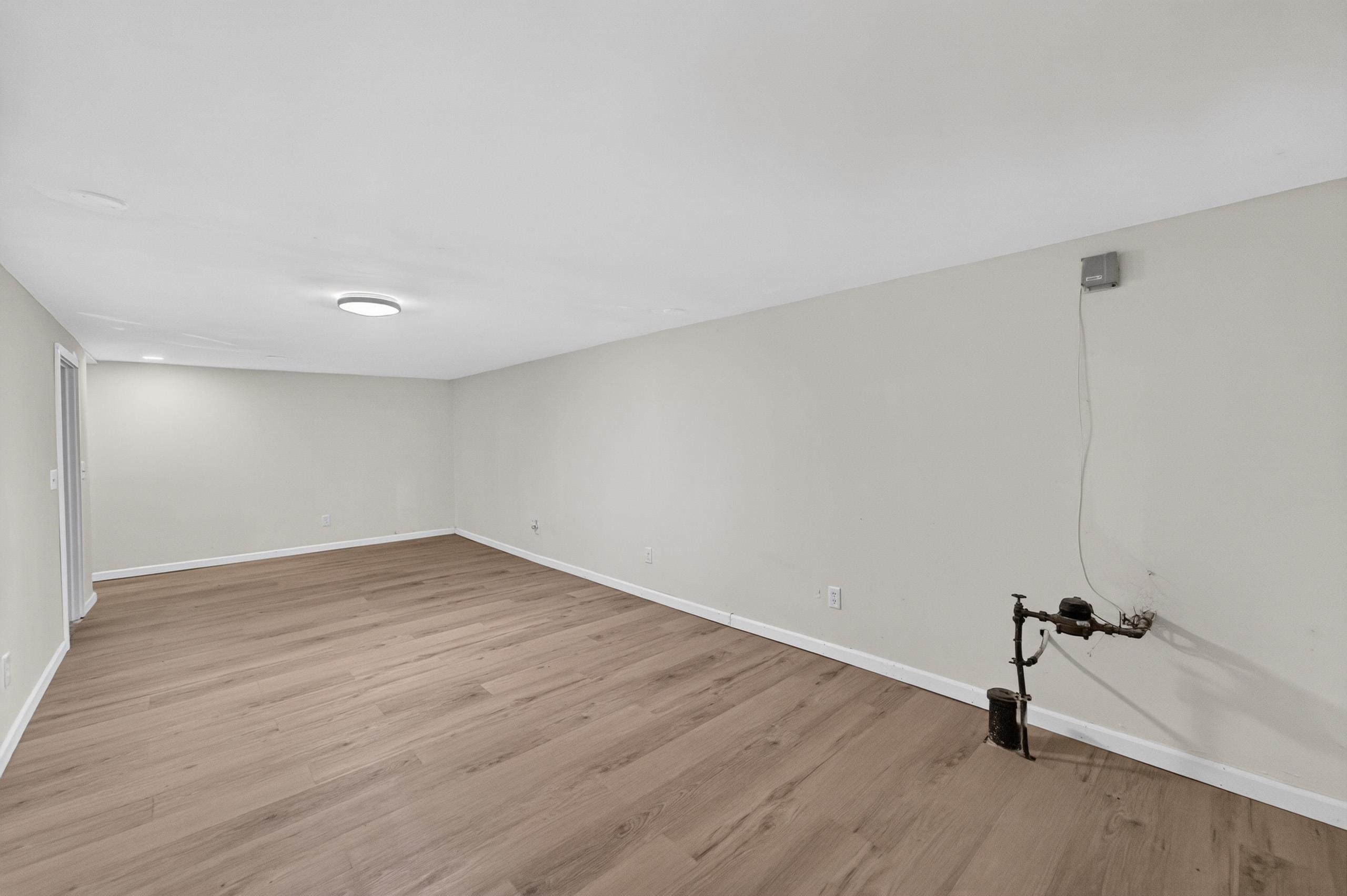 1121 Debra Lane