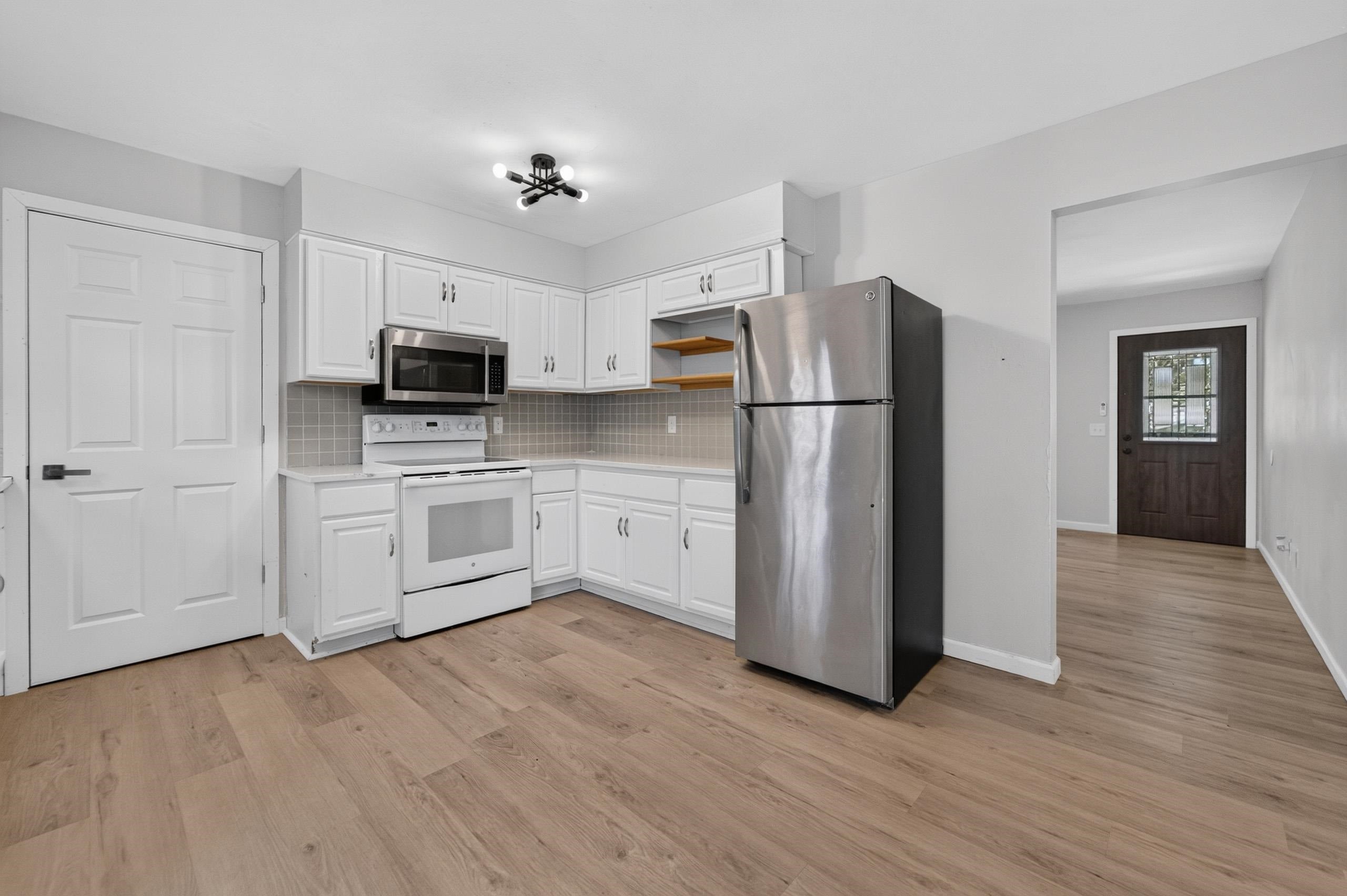 1121 Debra Lane