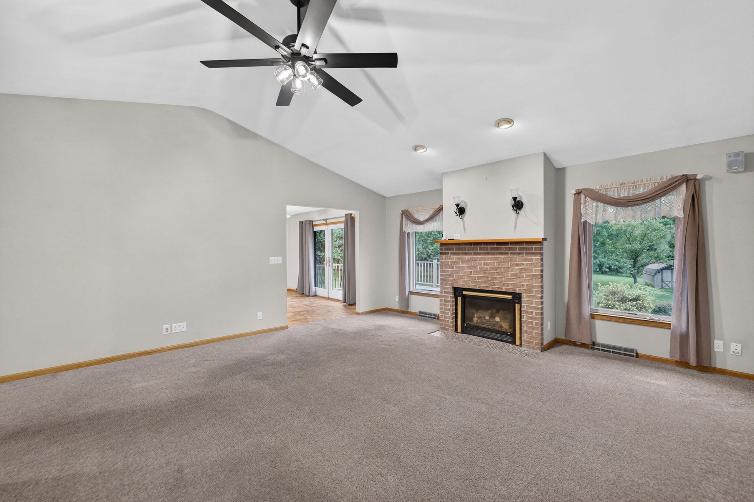 5701 N Ridge View Drive