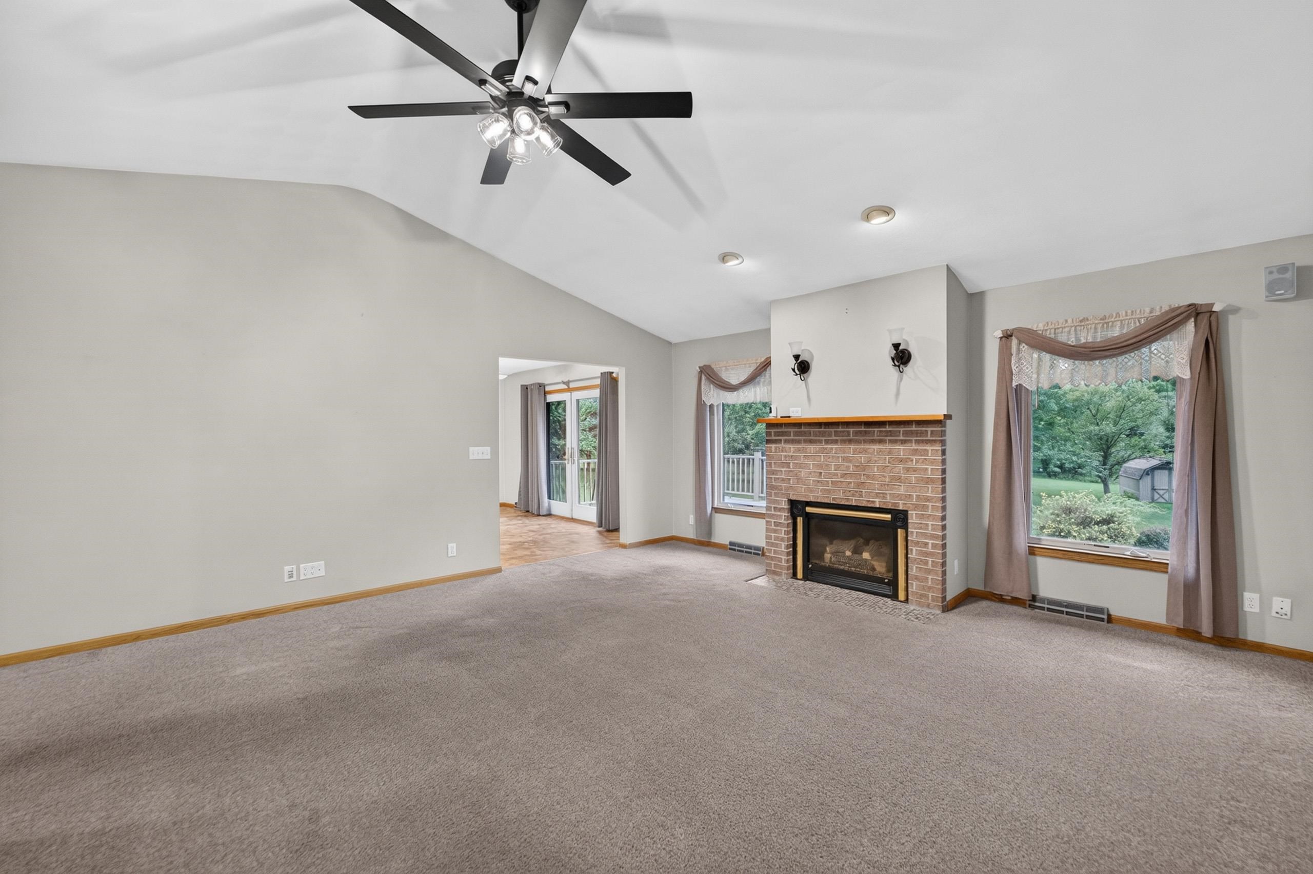 5701 N Ridge View Drive