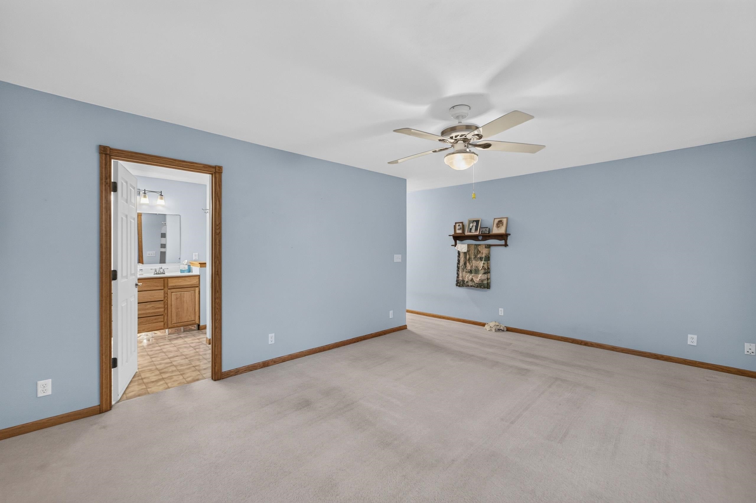 5701 N Ridge View Drive