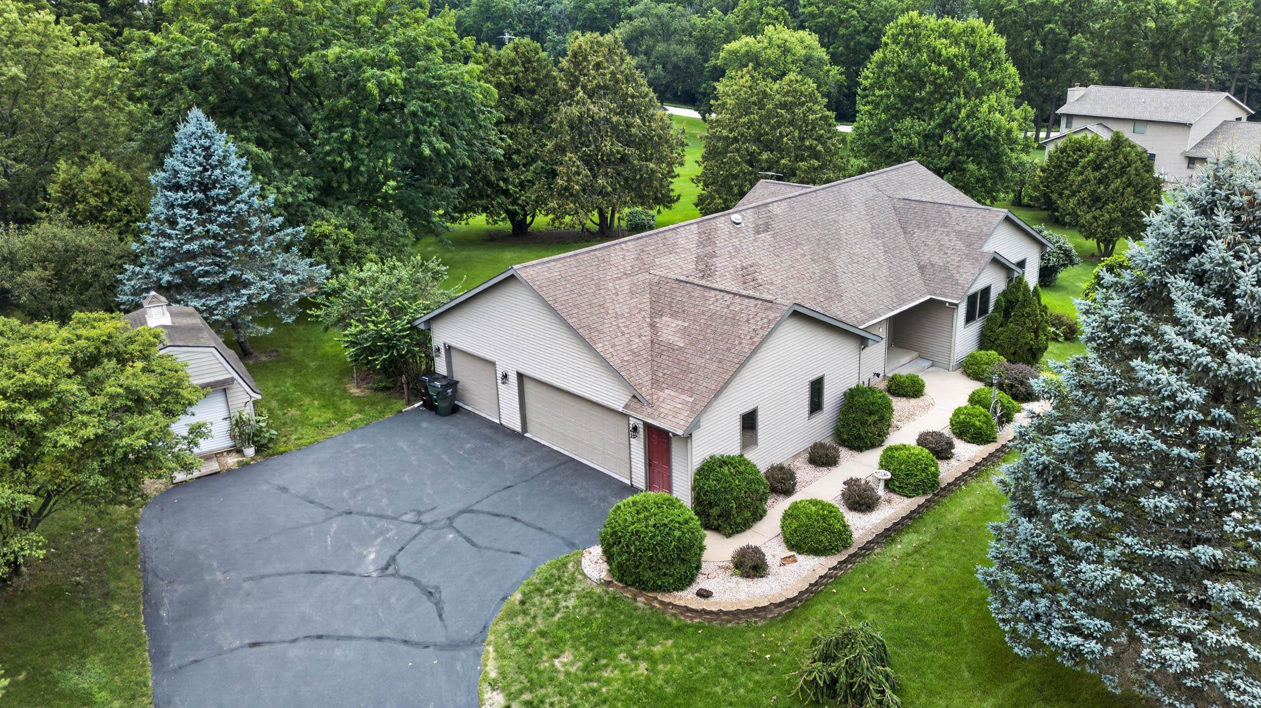 5701 N Ridge View Drive